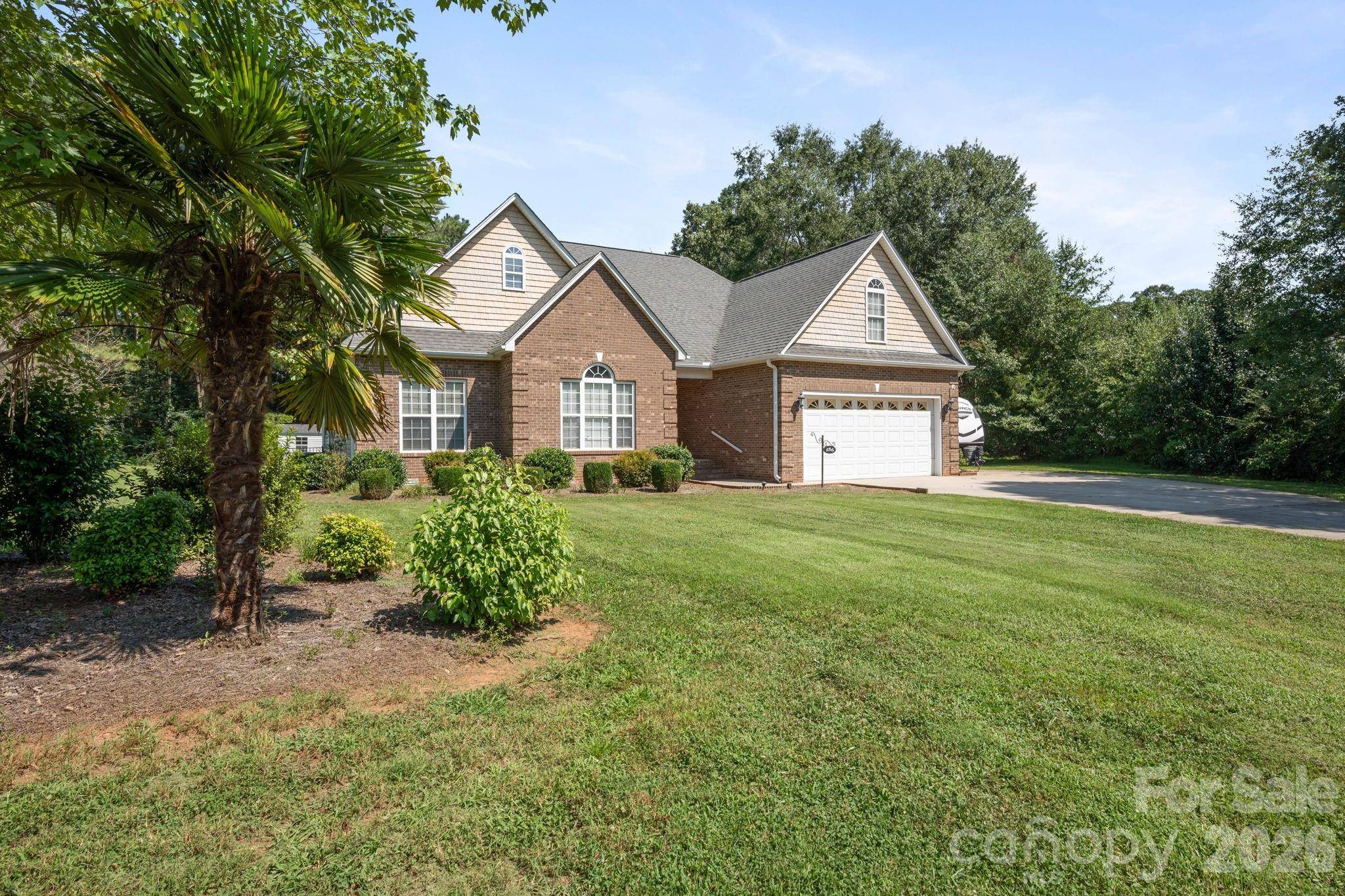 136 Gibralter Point RD, Dallas, NC 28034