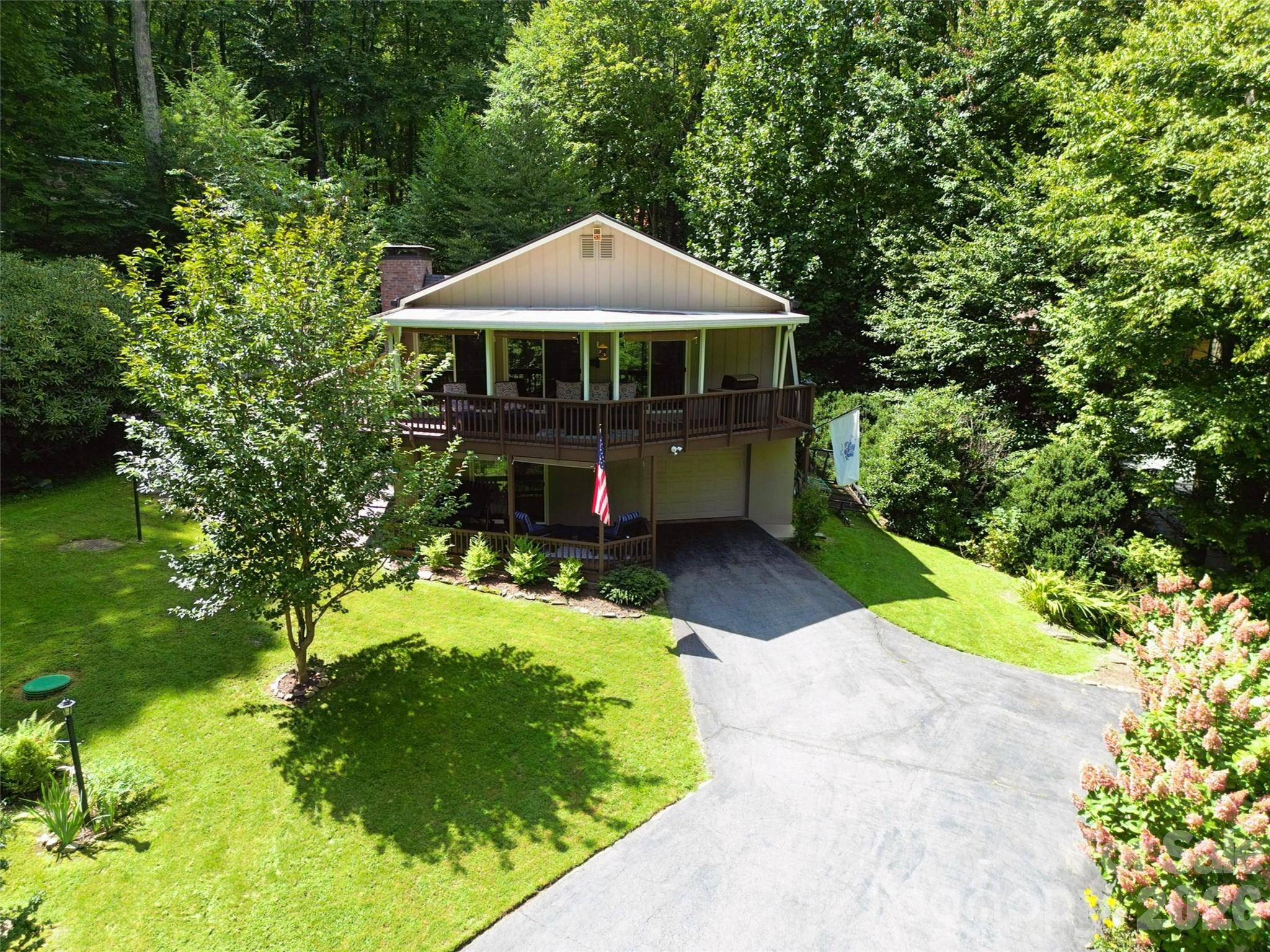 477 Locust DR, Maggie Valley, NC 28751