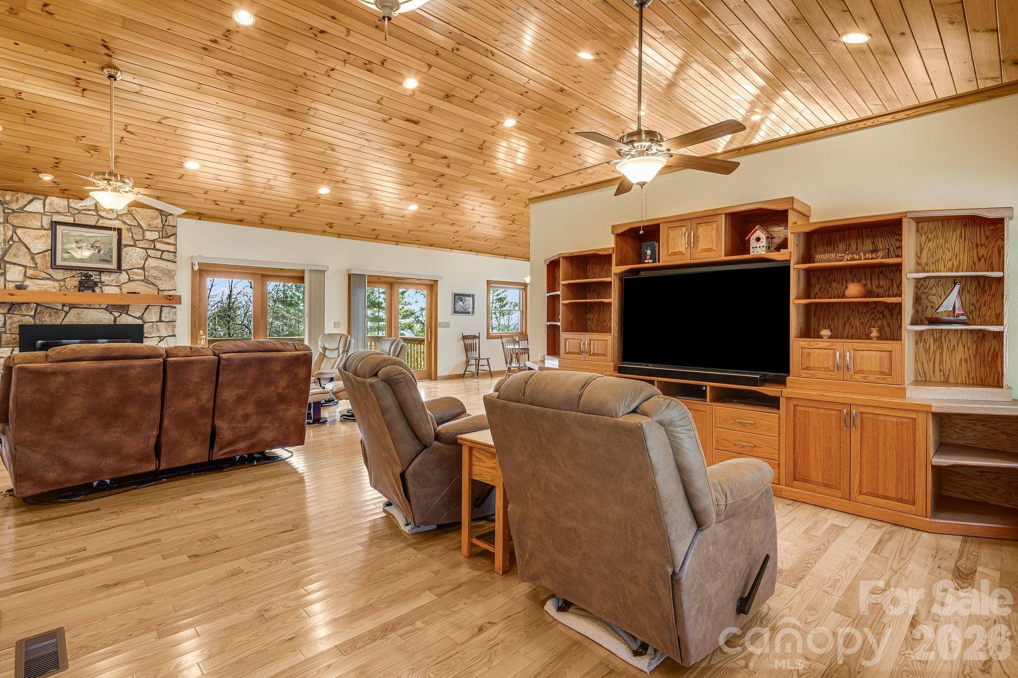 20 Stony Crest DR, Spruce Pine, NC 28777