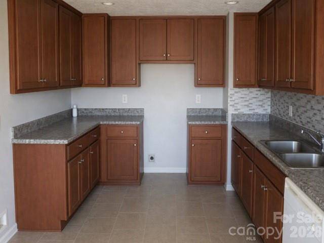 1379 Old Whiteville RD, Lumberton, NC 28358