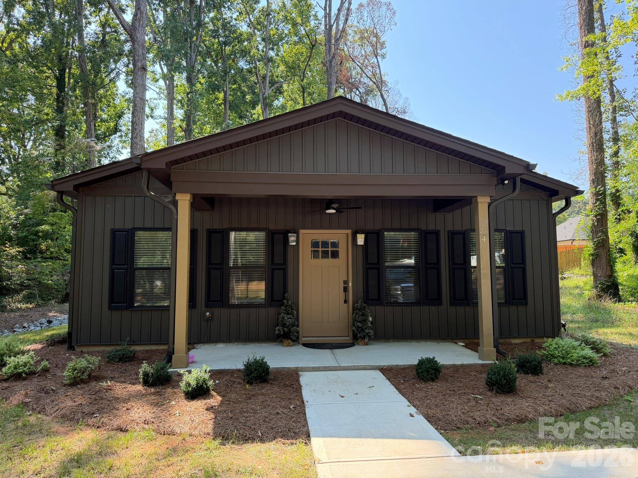 204 E Poplar ST, Stanley, NC 28164