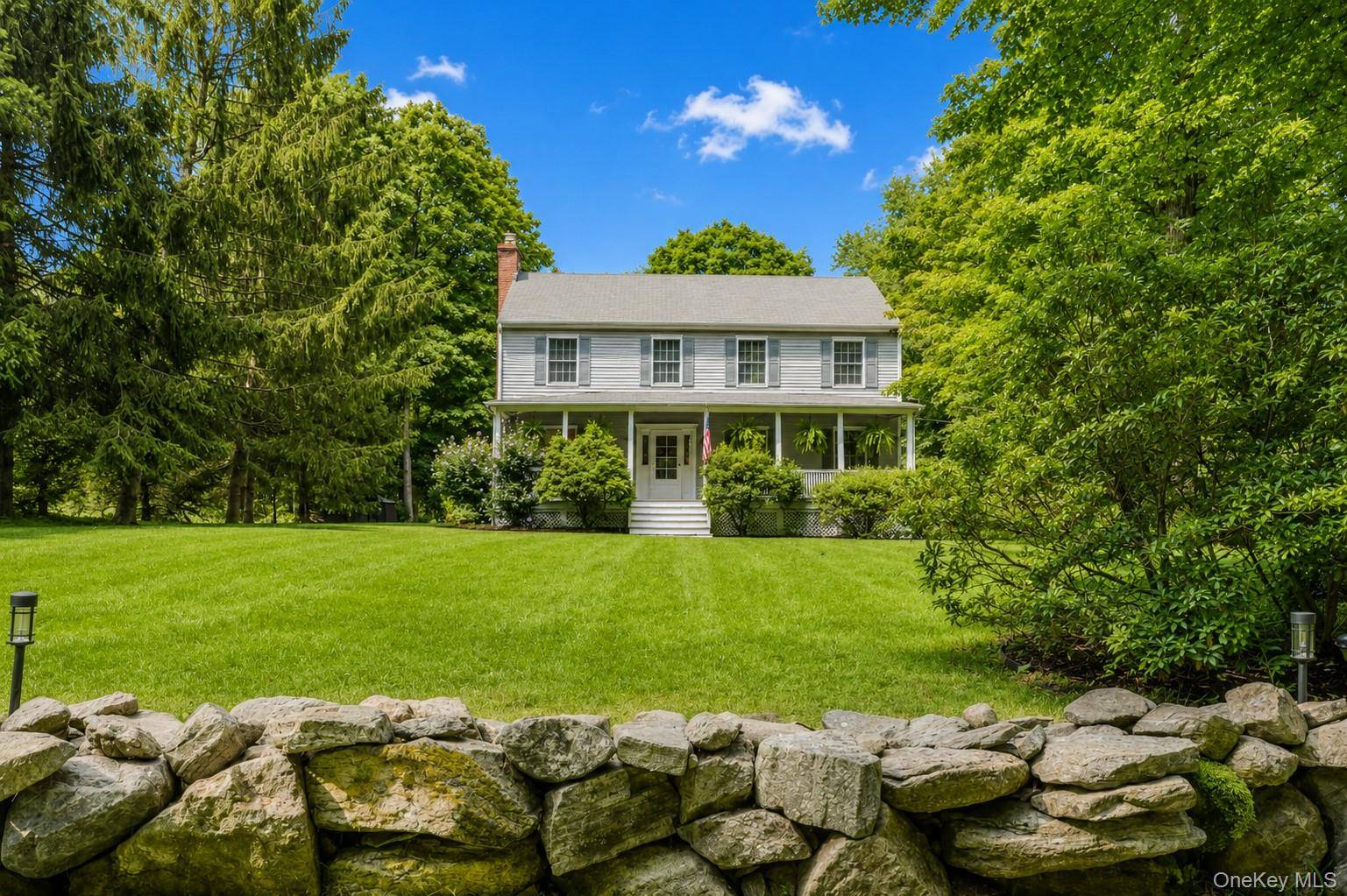232 Hunt LN, North Salem, NY 10560
