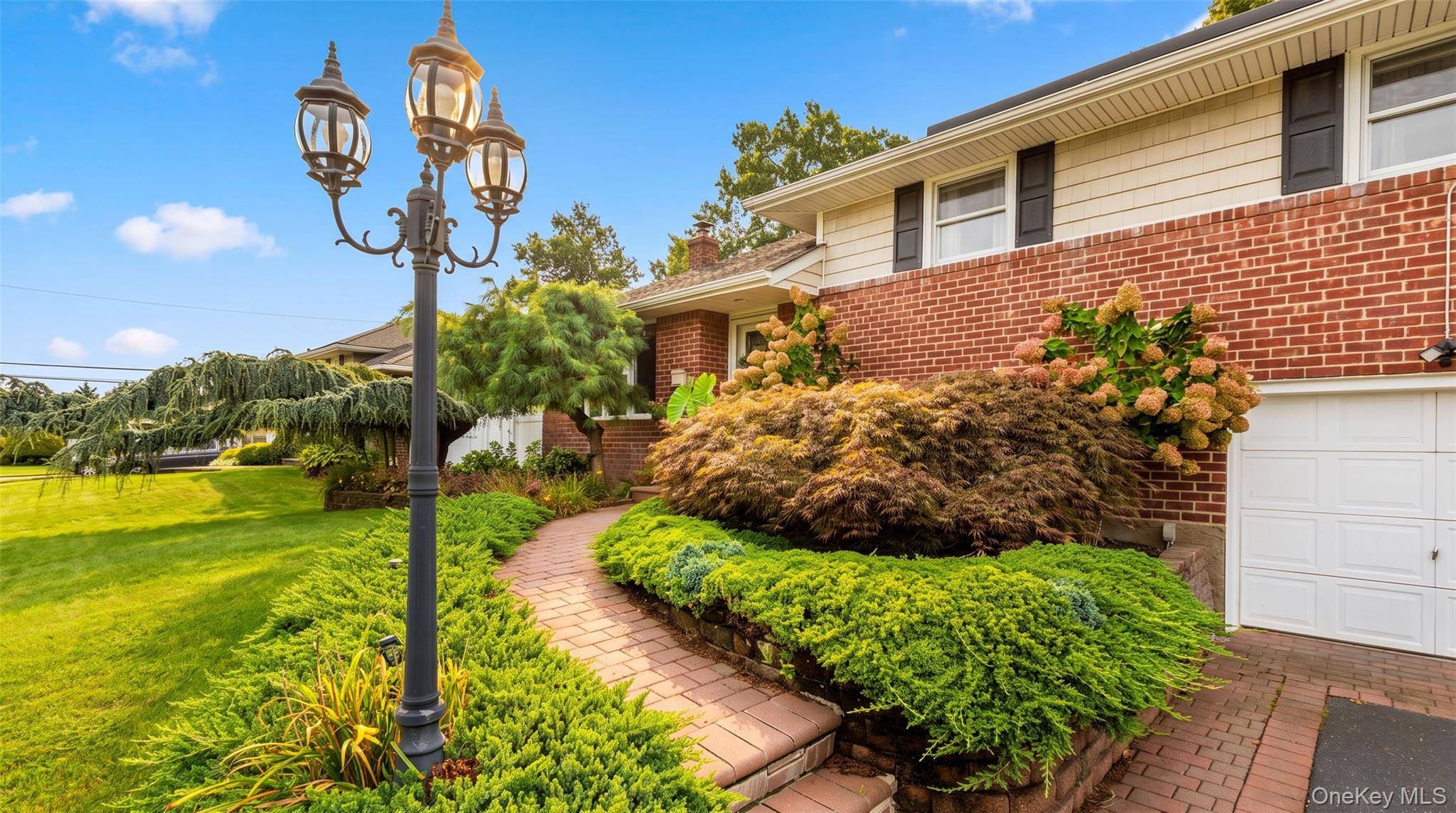 54 Jacqueline RD, Massapequa, NY 11758