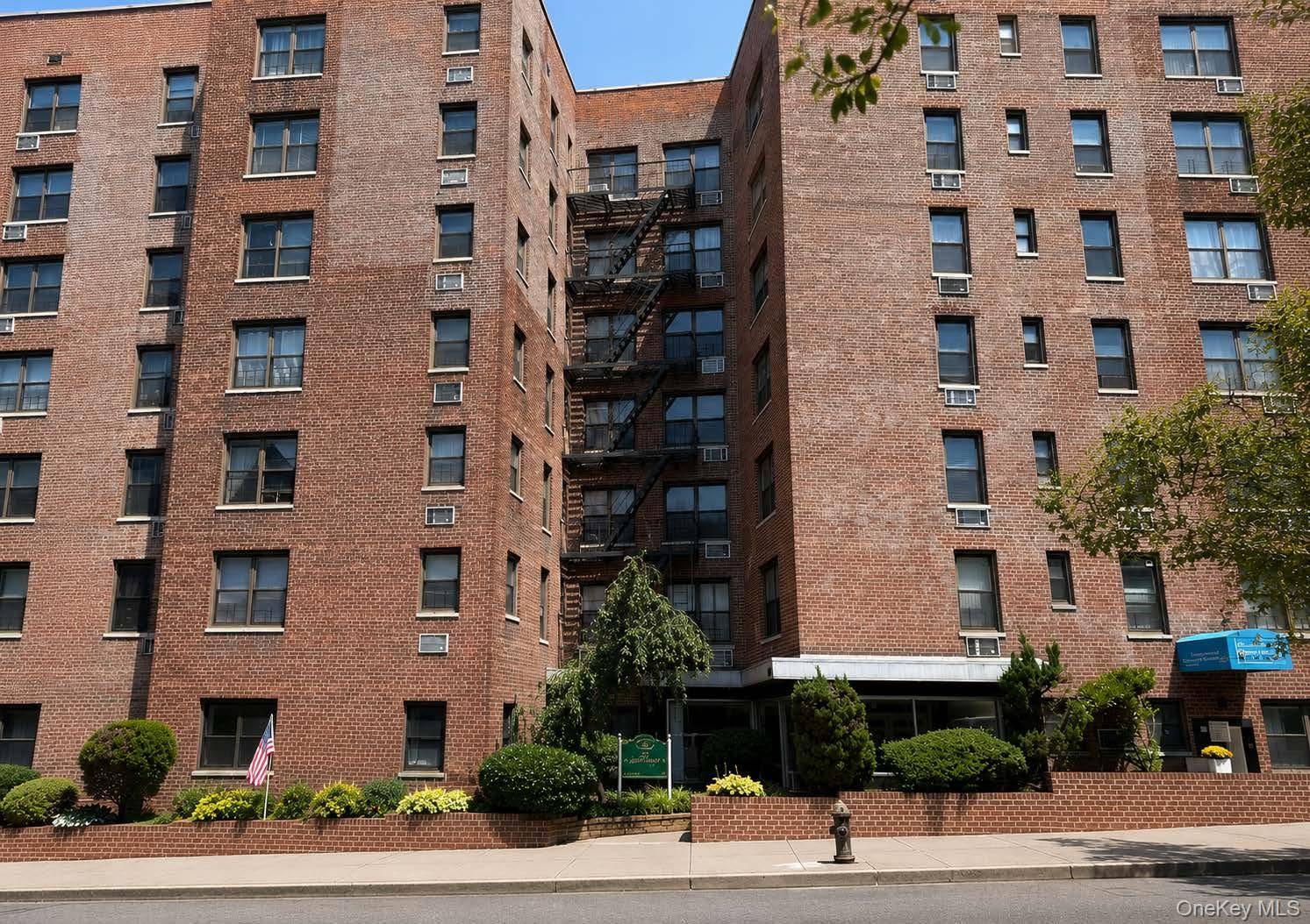 63-95 Austin ST #2L, Rego Park, NY 11374