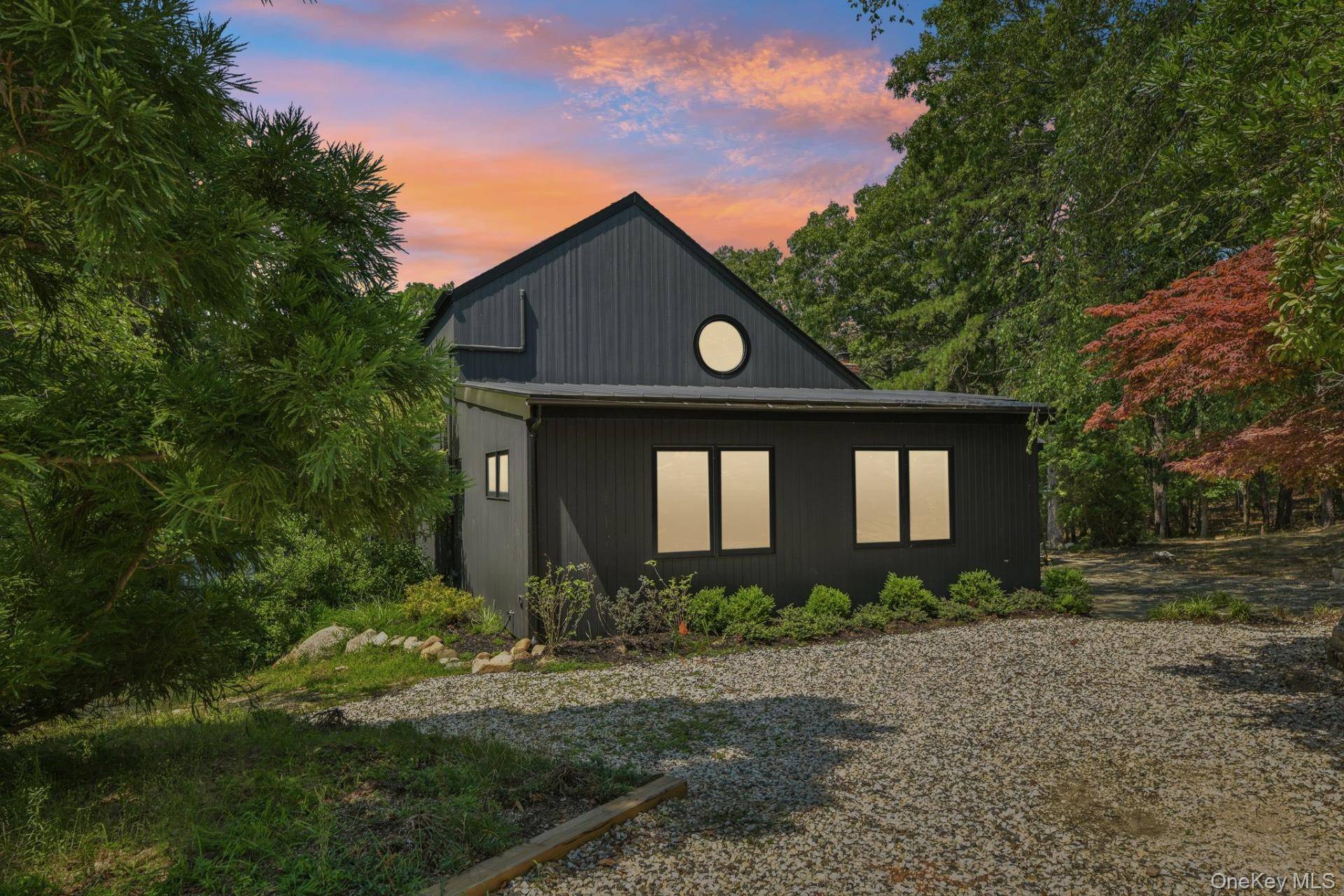 12 Deep View CT, Wainscott, NY 11937