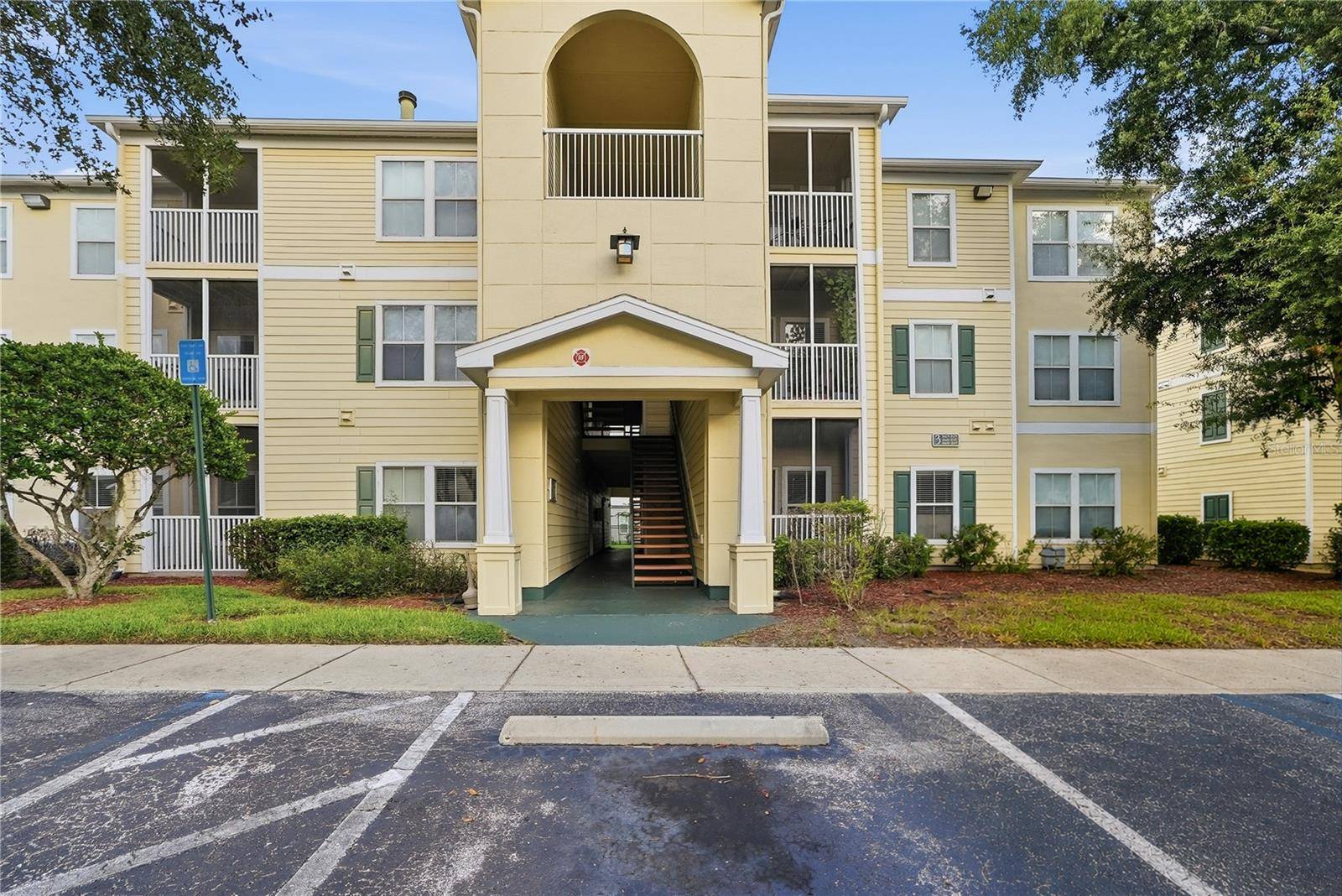 18471 BRIDLE CLUB DR, Tampa, FL 33647