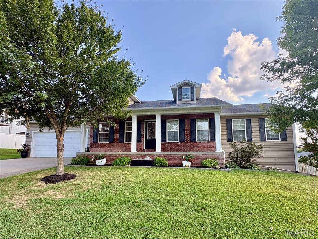 218 Silver Hawk LN, Cape Girardeau, MO 63701