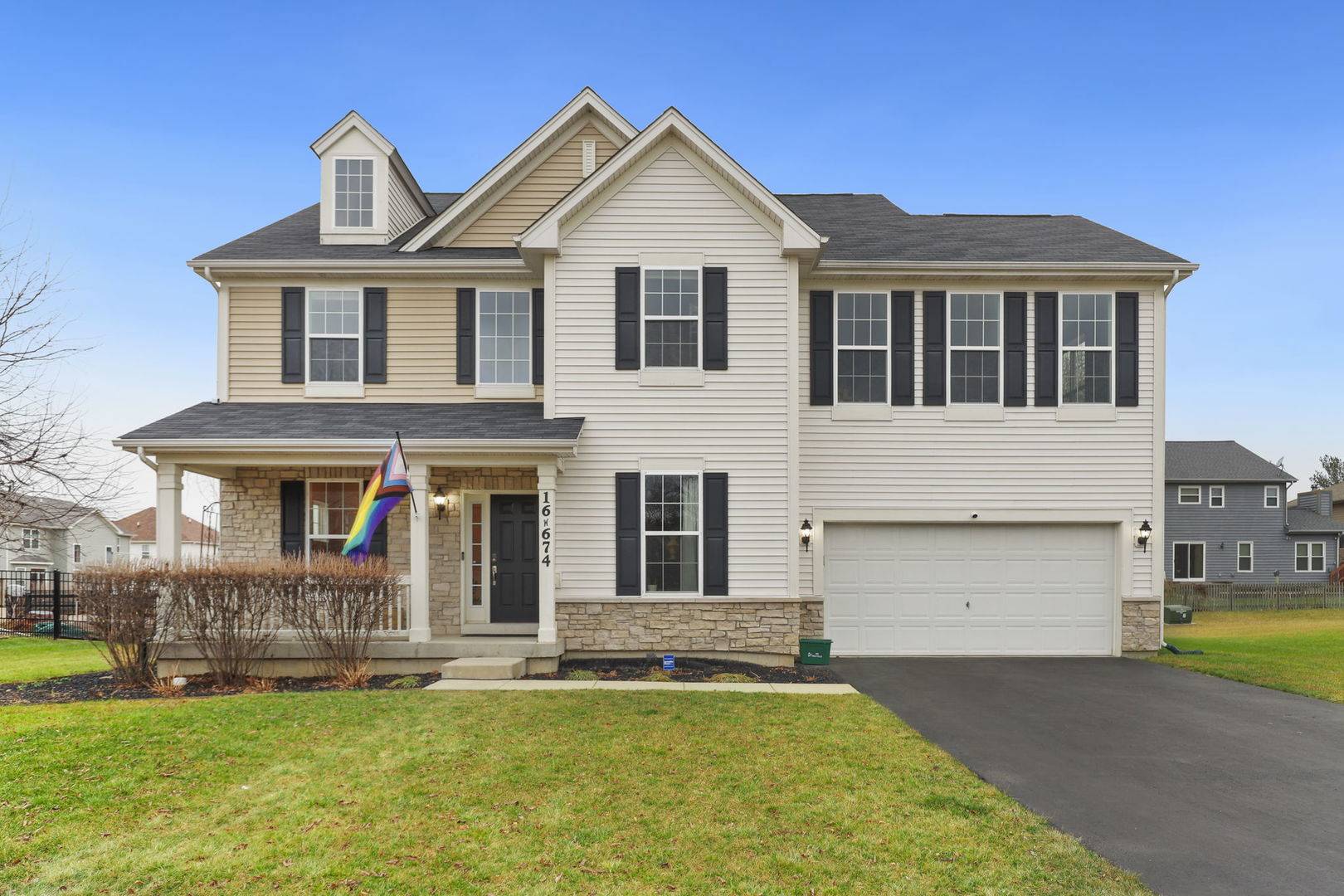 16W674 HAWTHORNE CT, Willowbrook, IL 60527