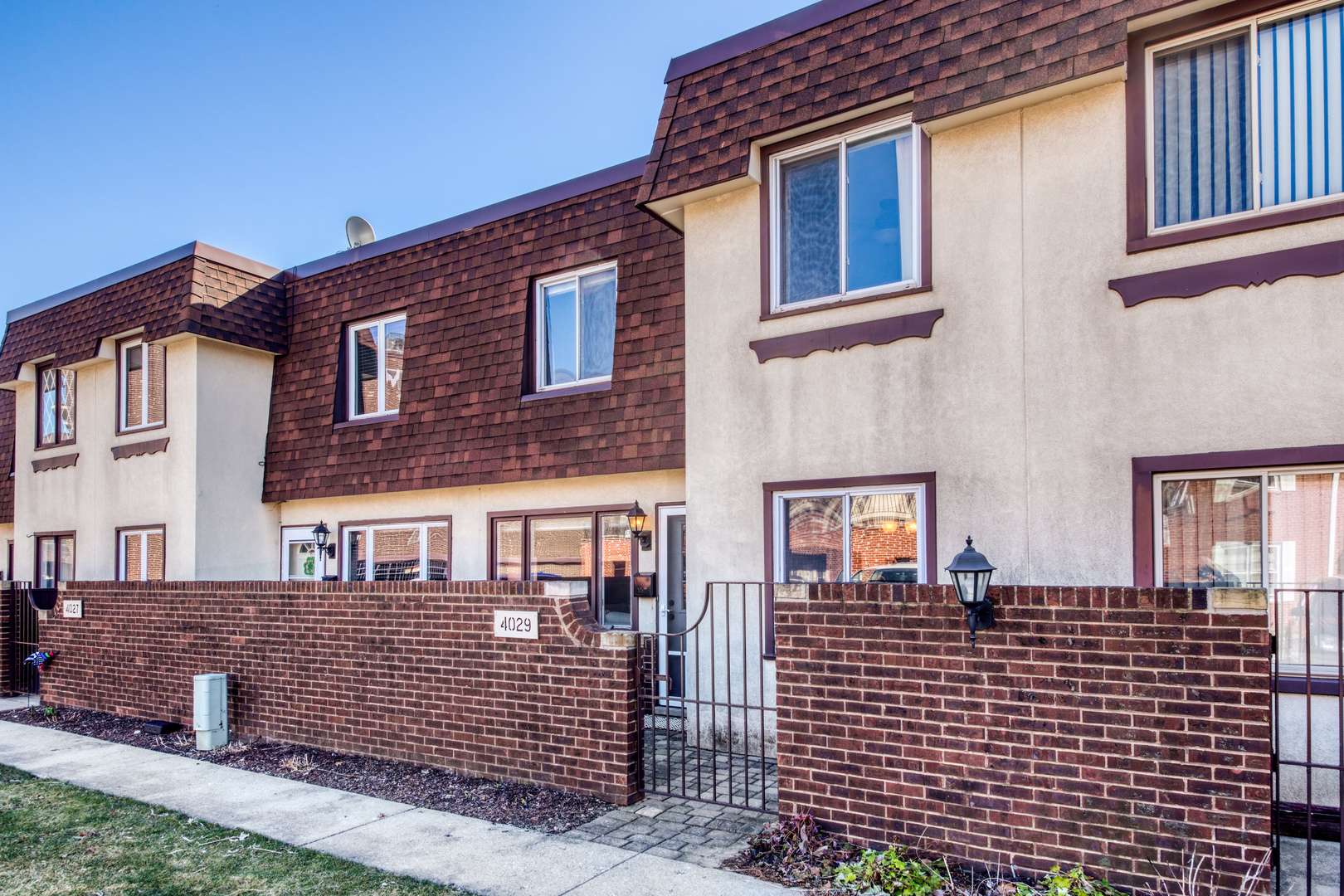 4029 Nelson Walk, Oak Lawn, IL 60453