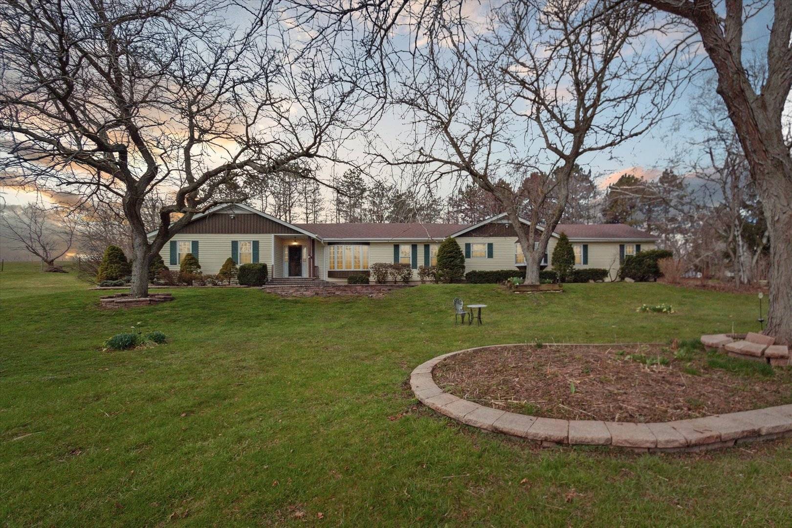 14111 Windsor CT, Woodstock, IL 60098
