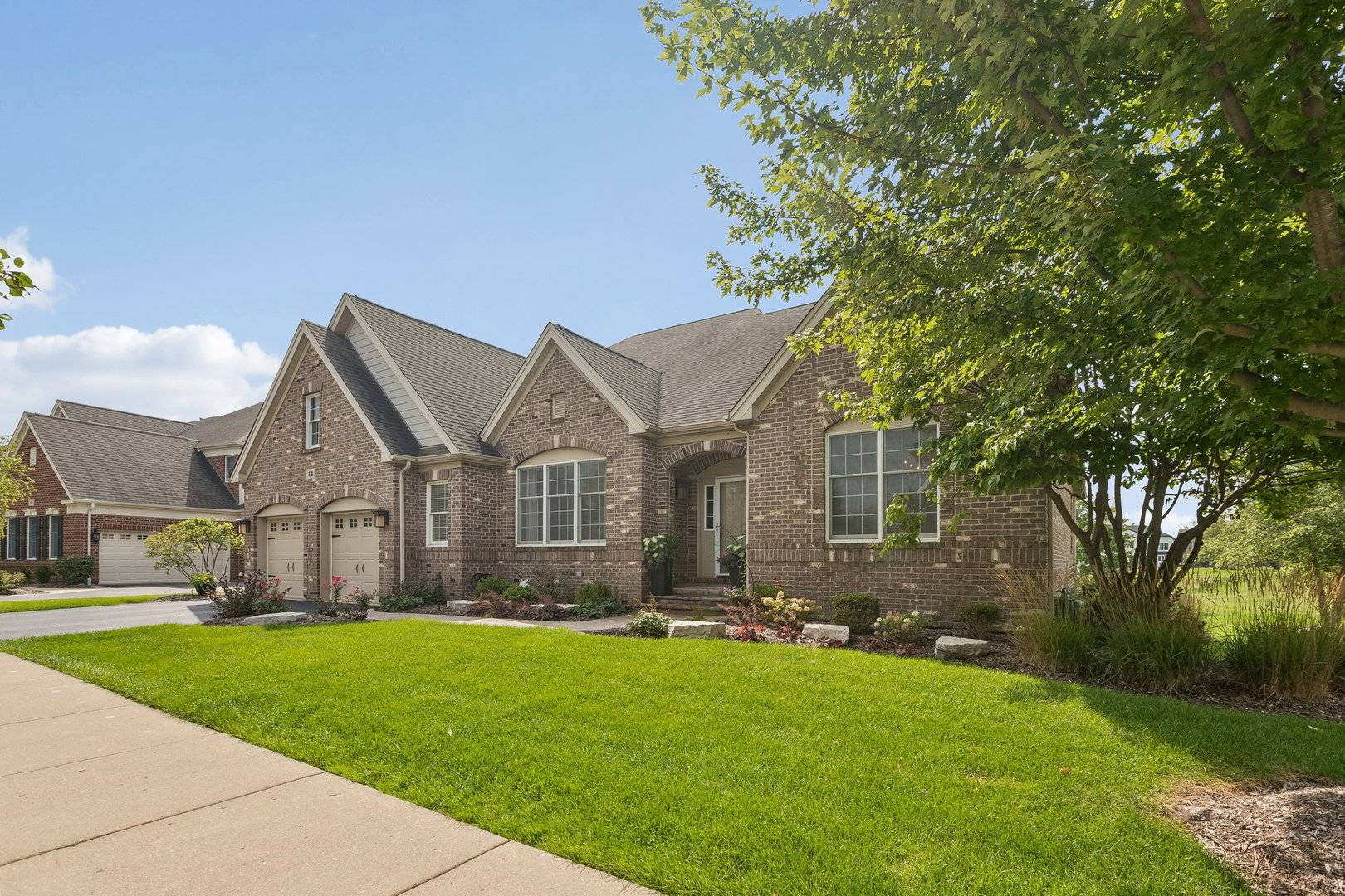 14 Championship Pkwy, Hawthorn Woods, IL 60047