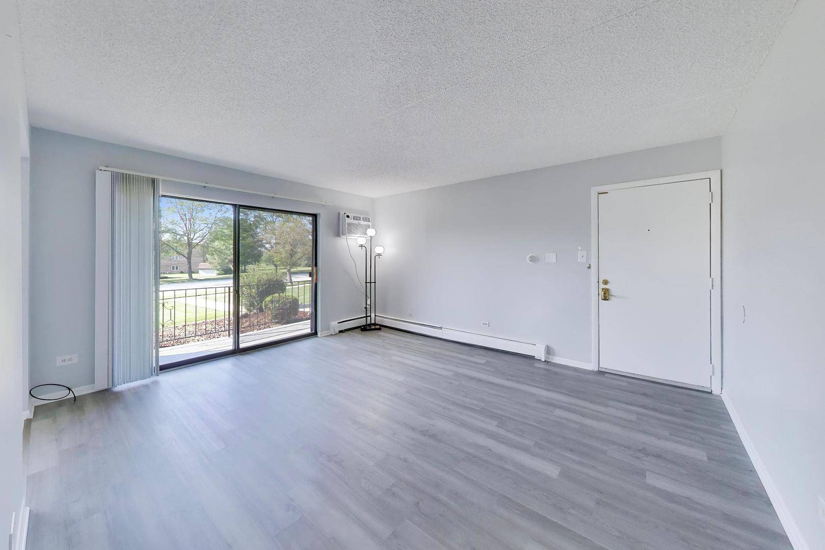 9840 W 153RD ST #1SE, Orland Park, IL 60462