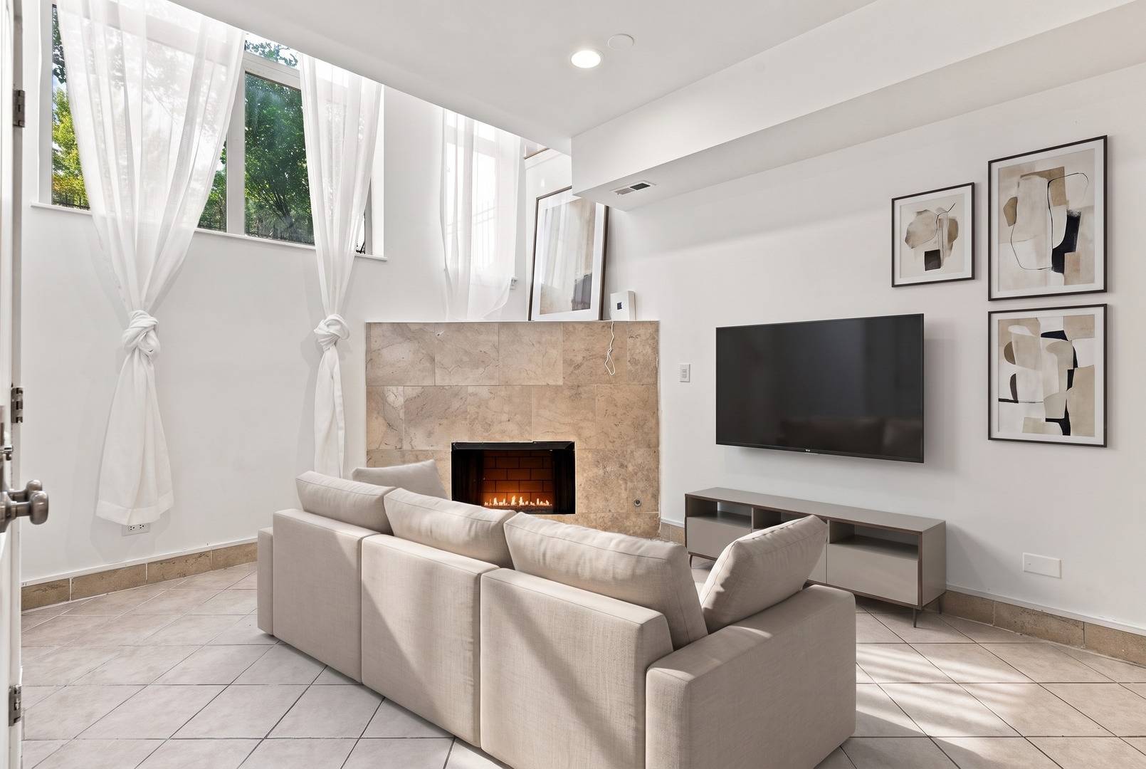 4203 S Prairie AVE #1, Chicago, IL 60653