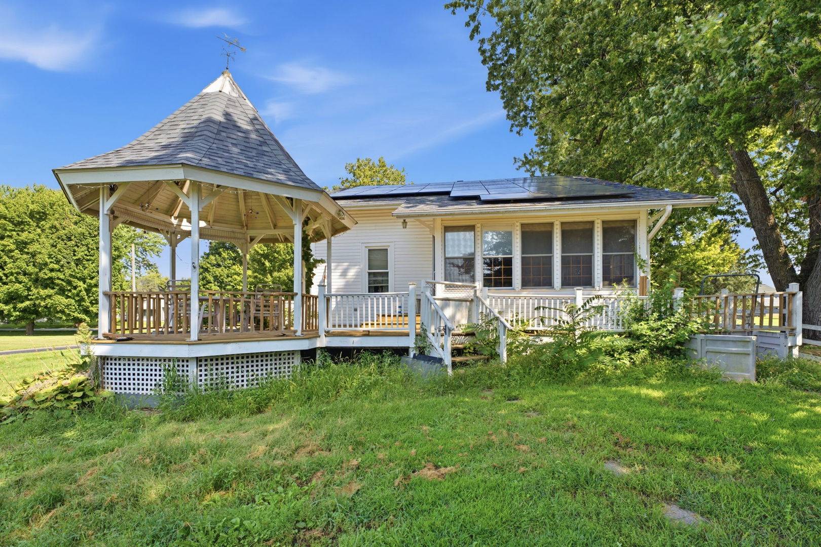 202 E Liberty ST, Joy, IL 61260