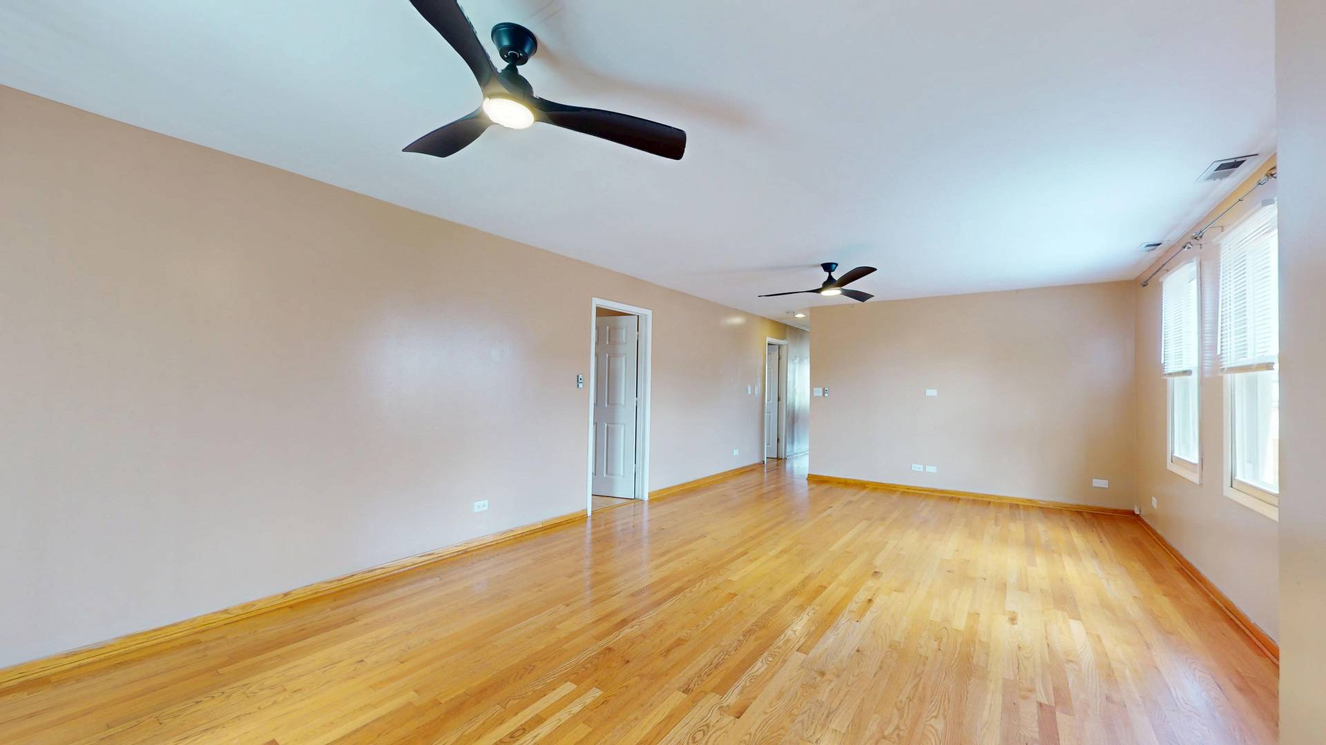 5242 W Roscoe ST #2, Chicago, IL 60641