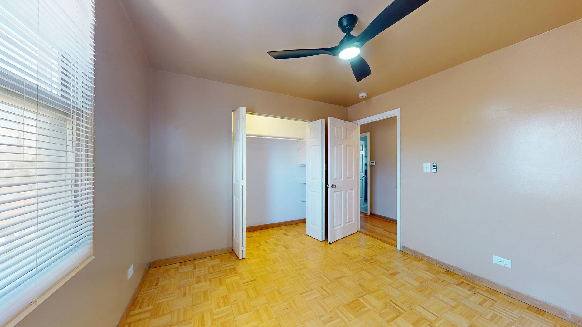 5242 W Roscoe ST #2, Chicago, IL 60641