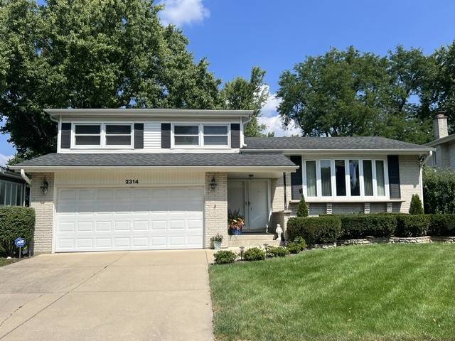 2314 E Lillian LN, Arlington Heights, IL 60004