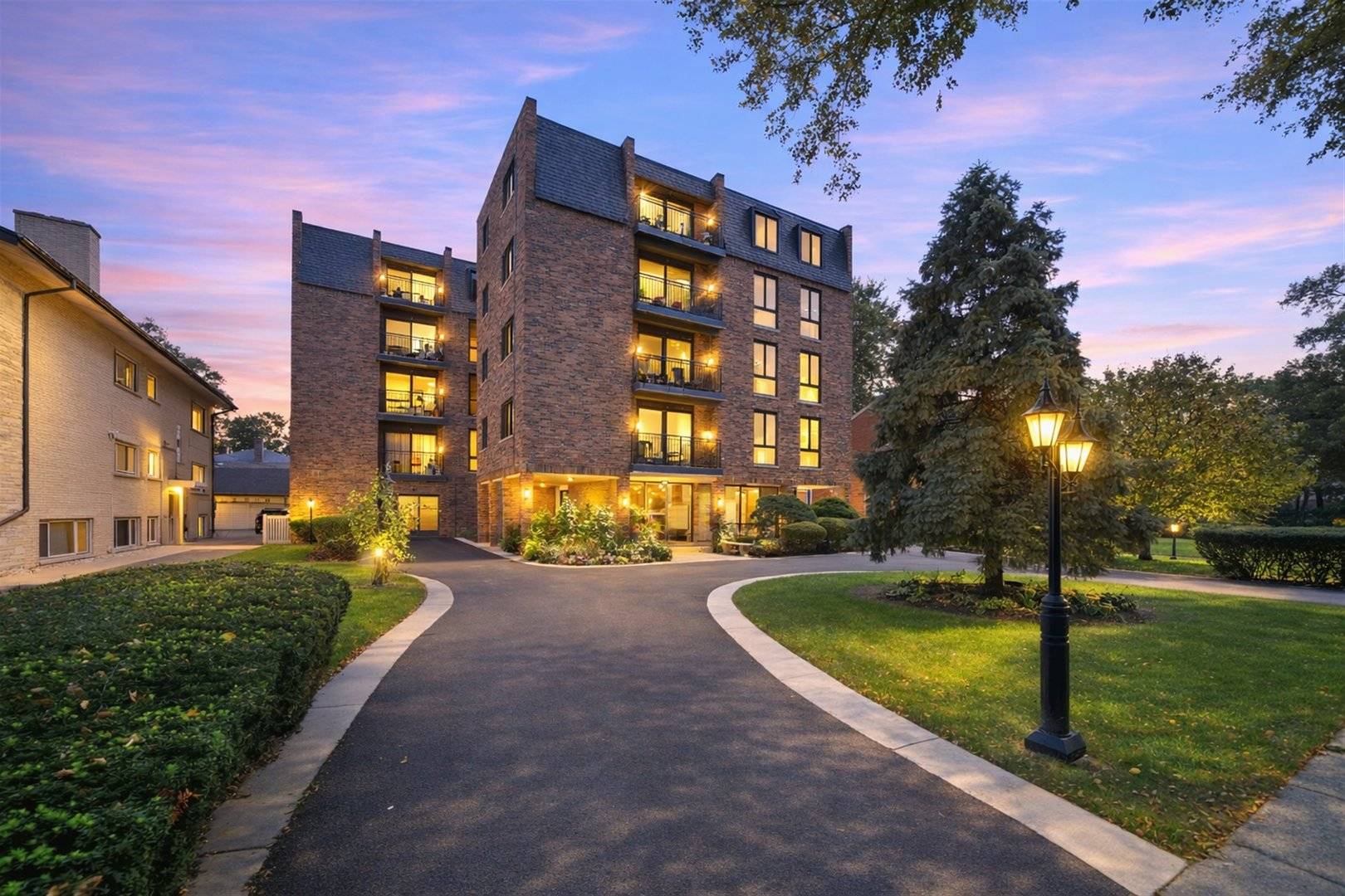 1417 BONNIE BRAE PL #2A, River Forest, IL 60305
