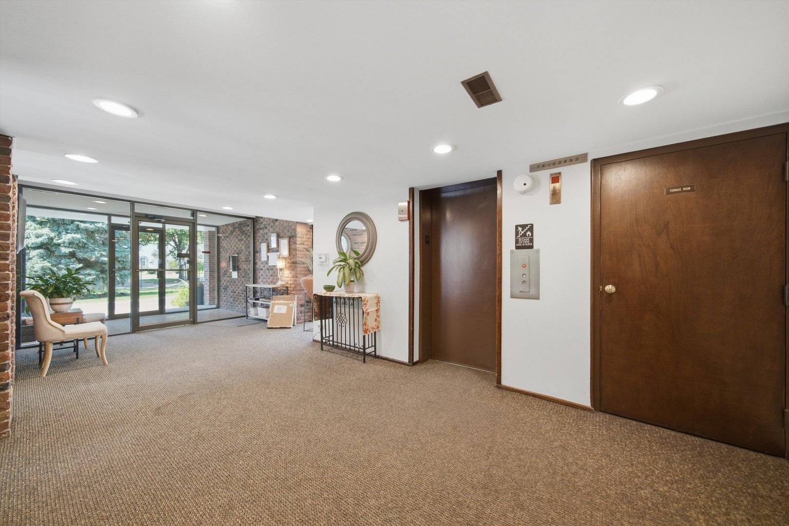 1417 BONNIE BRAE PL #2A, River Forest, IL 60305