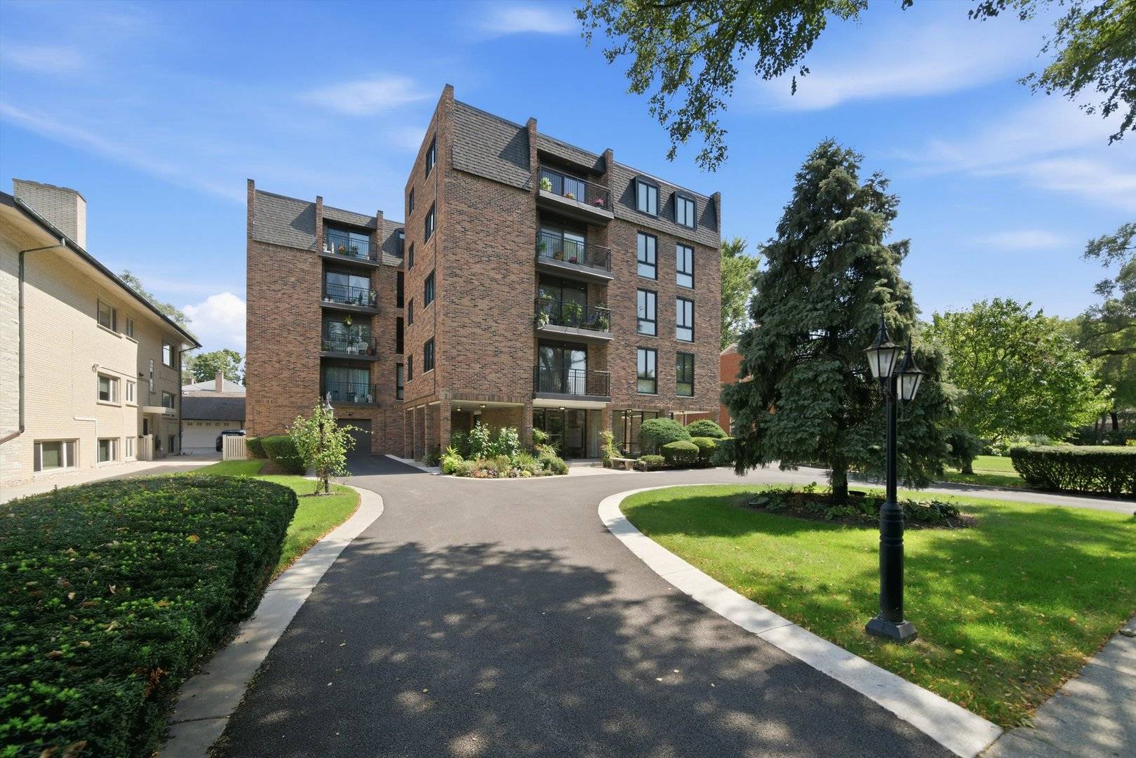 1417 BONNIE BRAE PL #2A, River Forest, IL 60305