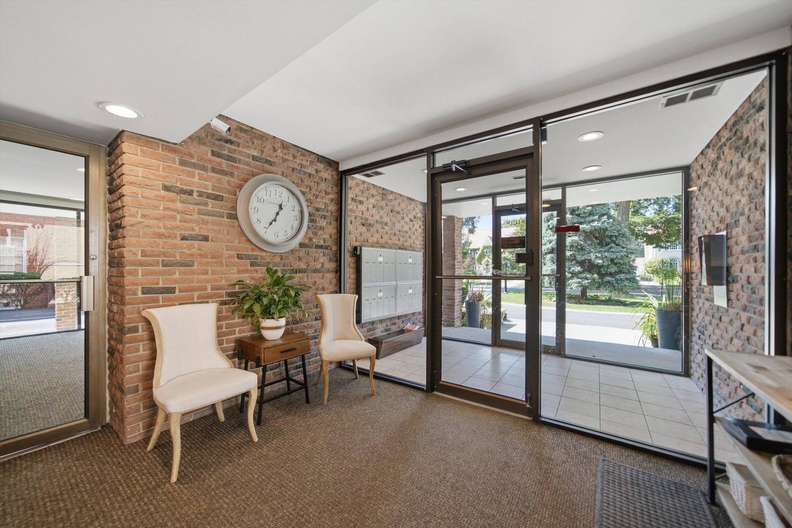 1417 BONNIE BRAE PL #2A, River Forest, IL 60305