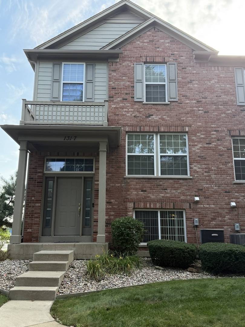 131 Bristol LN #7, Wood Dale, IL 60191