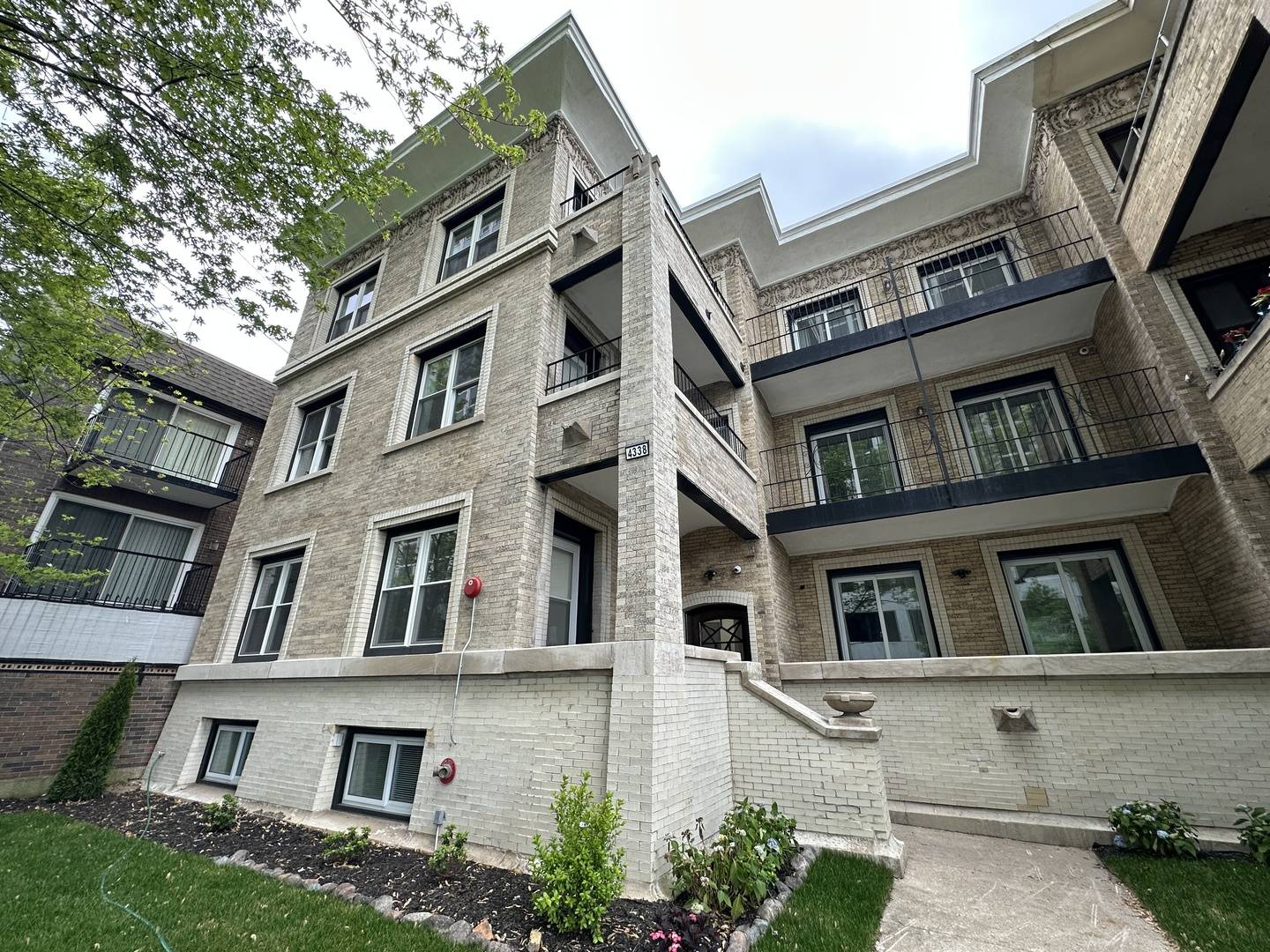 4338 N Clarendon AVE #GN, Chicago, IL 60613
