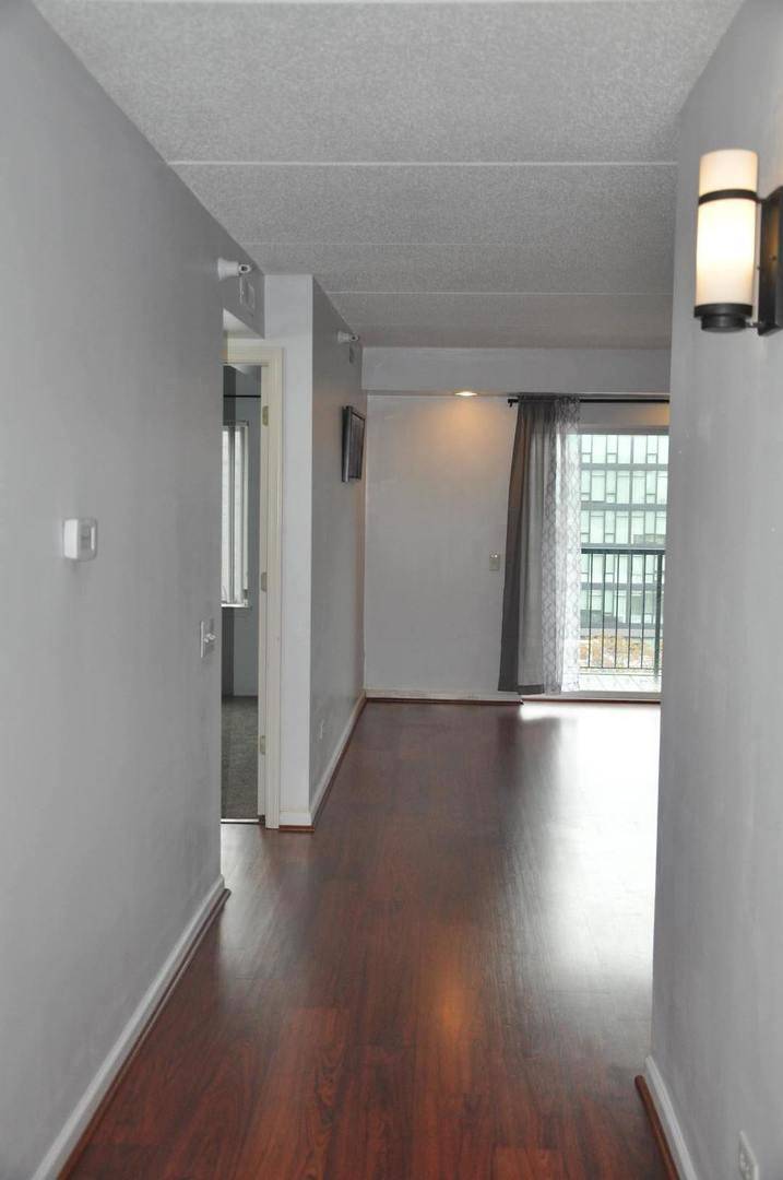811 Chicago AVE #703, Evanston, IL 60202