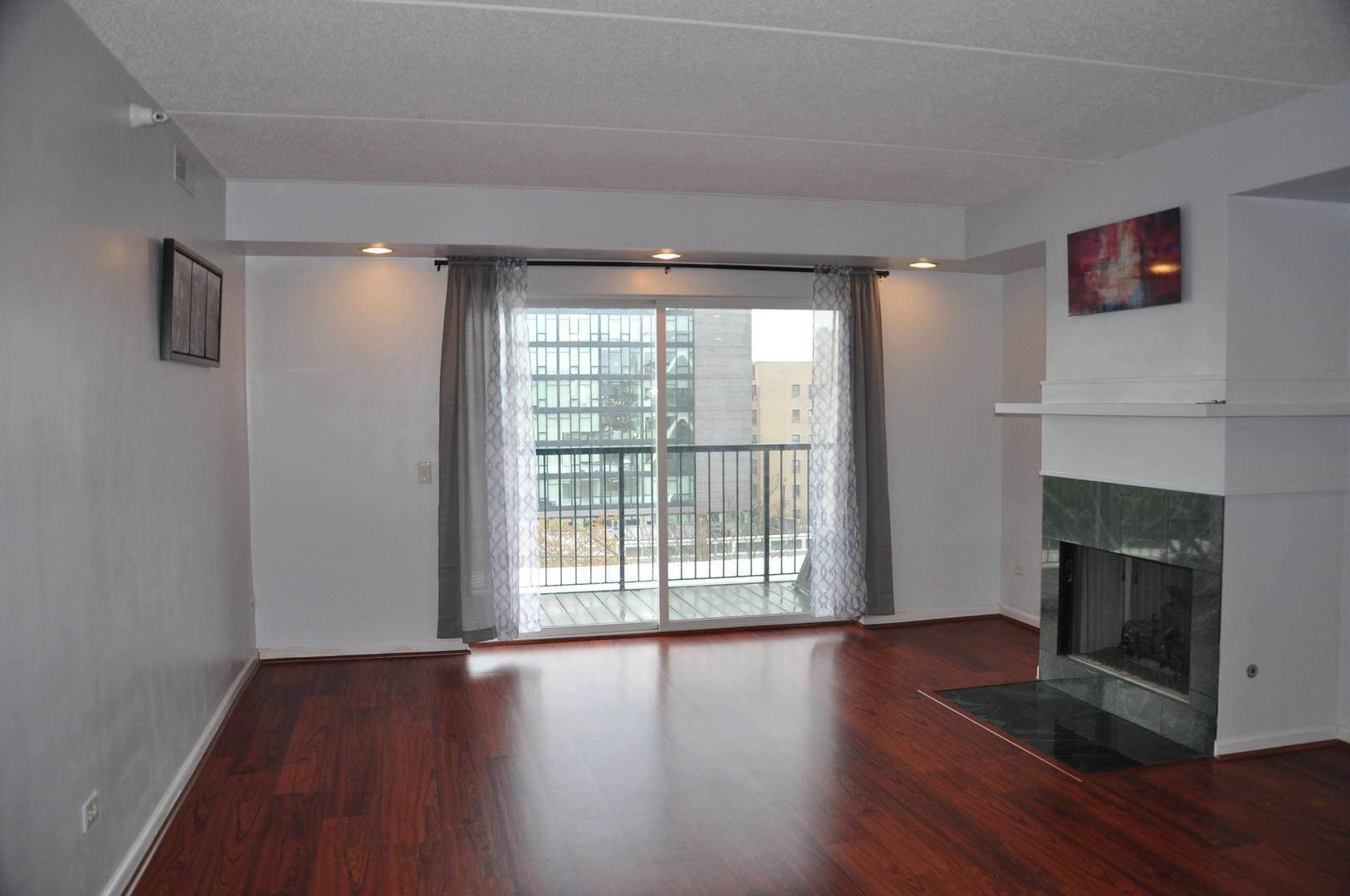 811 Chicago AVE #703, Evanston, IL 60202
