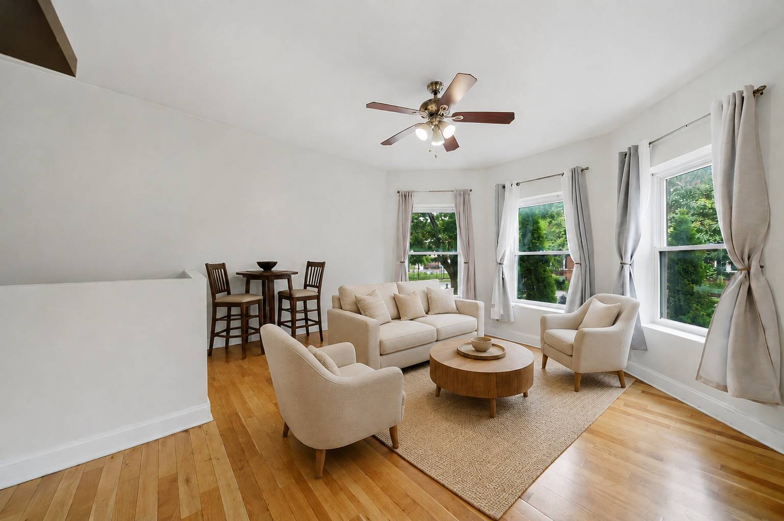 1647 W Sherwin AVE #1, Chicago, IL 60626