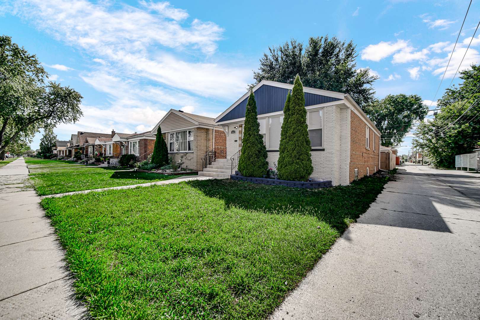 7914 S Richmond ST, Chicago, IL 60652