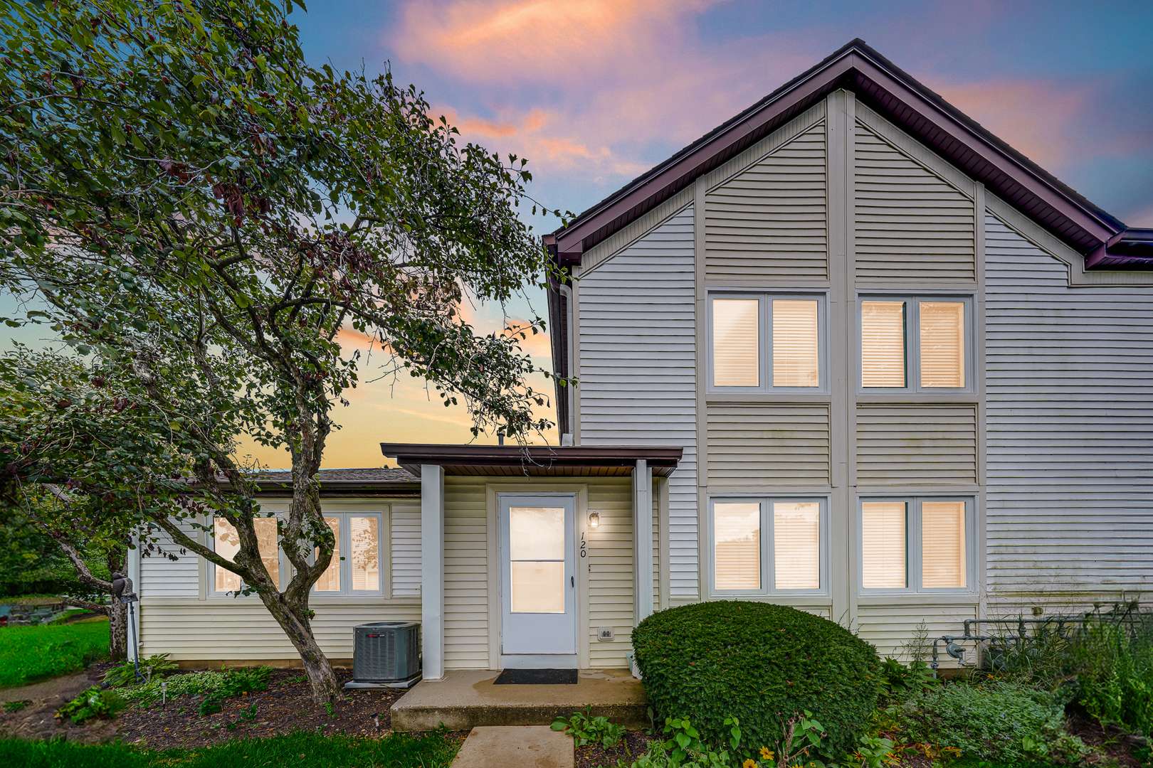 120 Inverrary LN #120, Deerfield, IL 60015