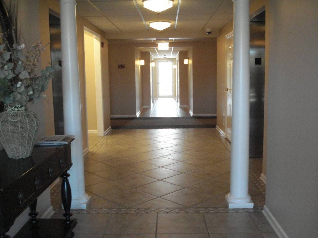 601 W RAND RD #108, Arlington Heights, IL 60004