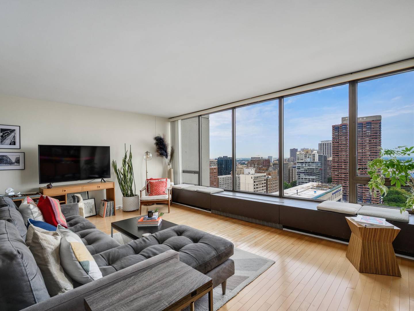 2800 N Lake Shore DR #2505, Chicago, IL 60657