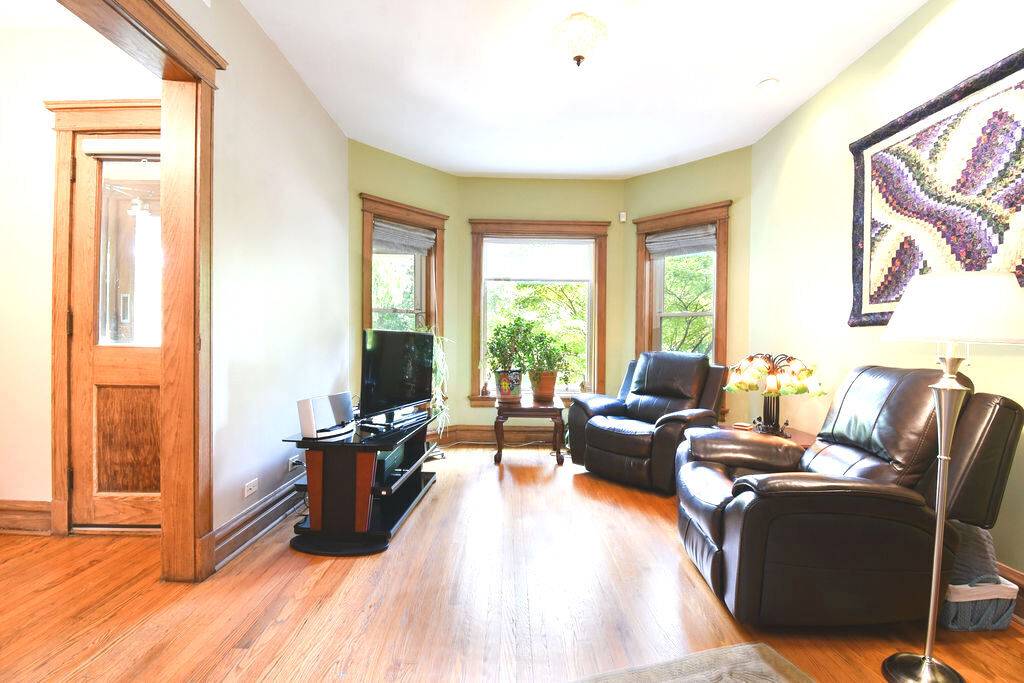 1346 N Kedzie AVE, Chicago, IL 60651