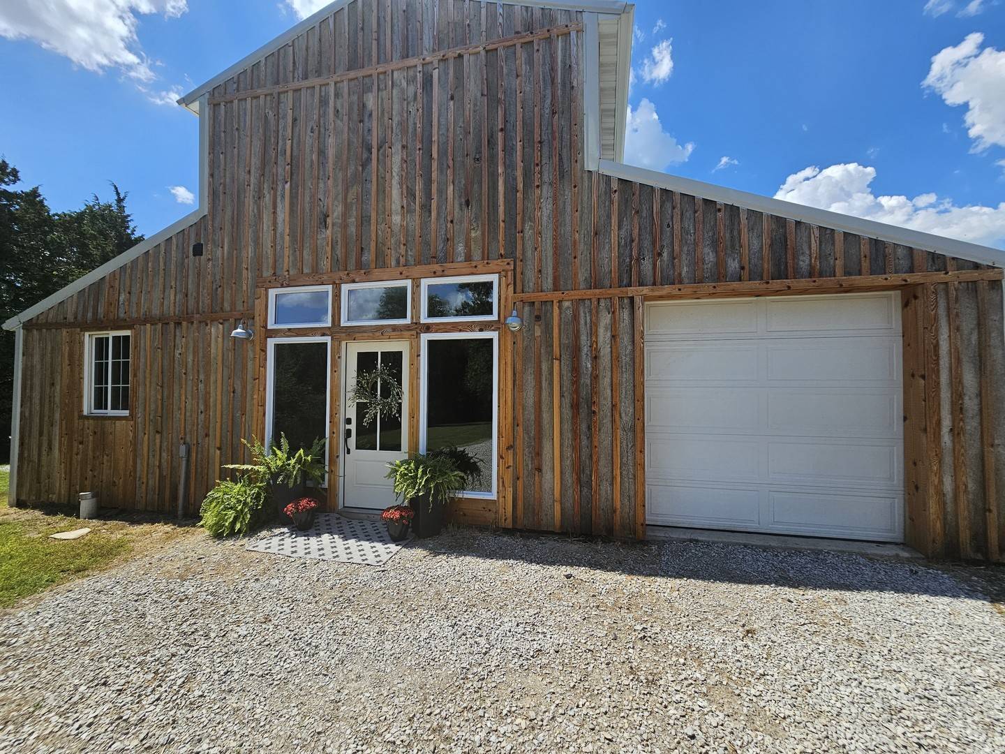 2673 County Farm RD, Salem, IL 62881