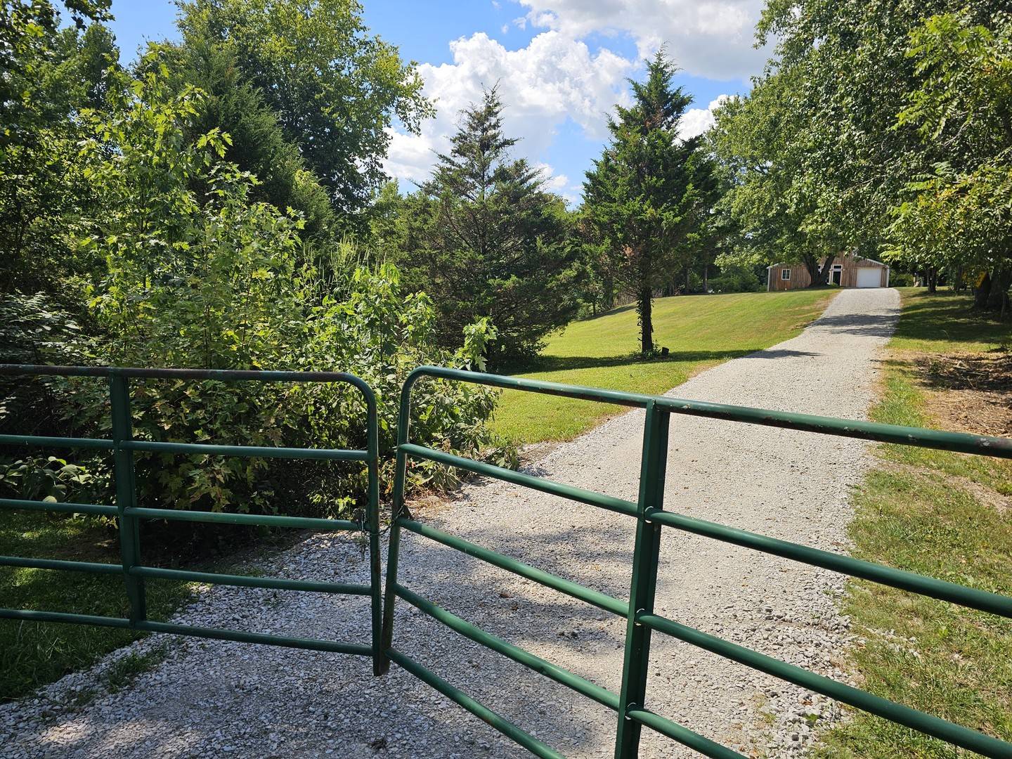 2673 County Farm RD, Salem, IL 62881