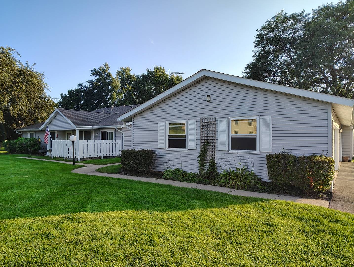 5205 WOODMAR CT #C, Mchenry, IL 60050