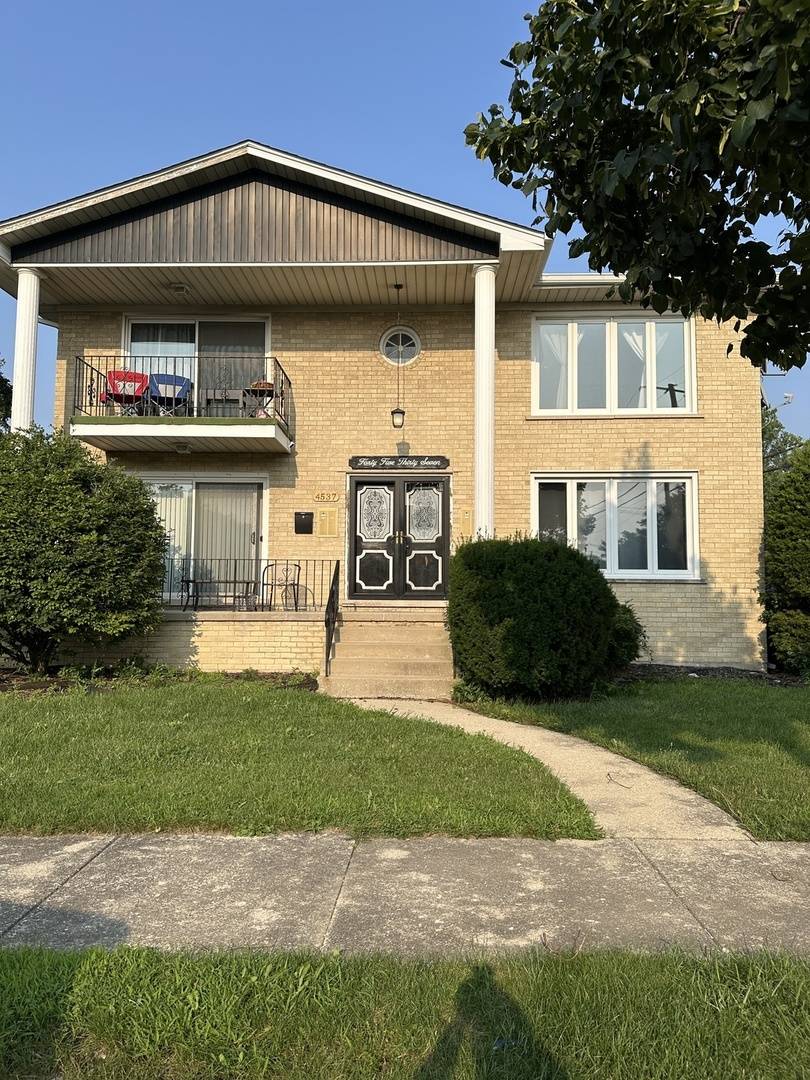 4537 Maple AVE #2S, Brookfield, IL 60513