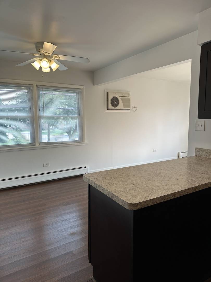 4537 Maple AVE #2S, Brookfield, IL 60513