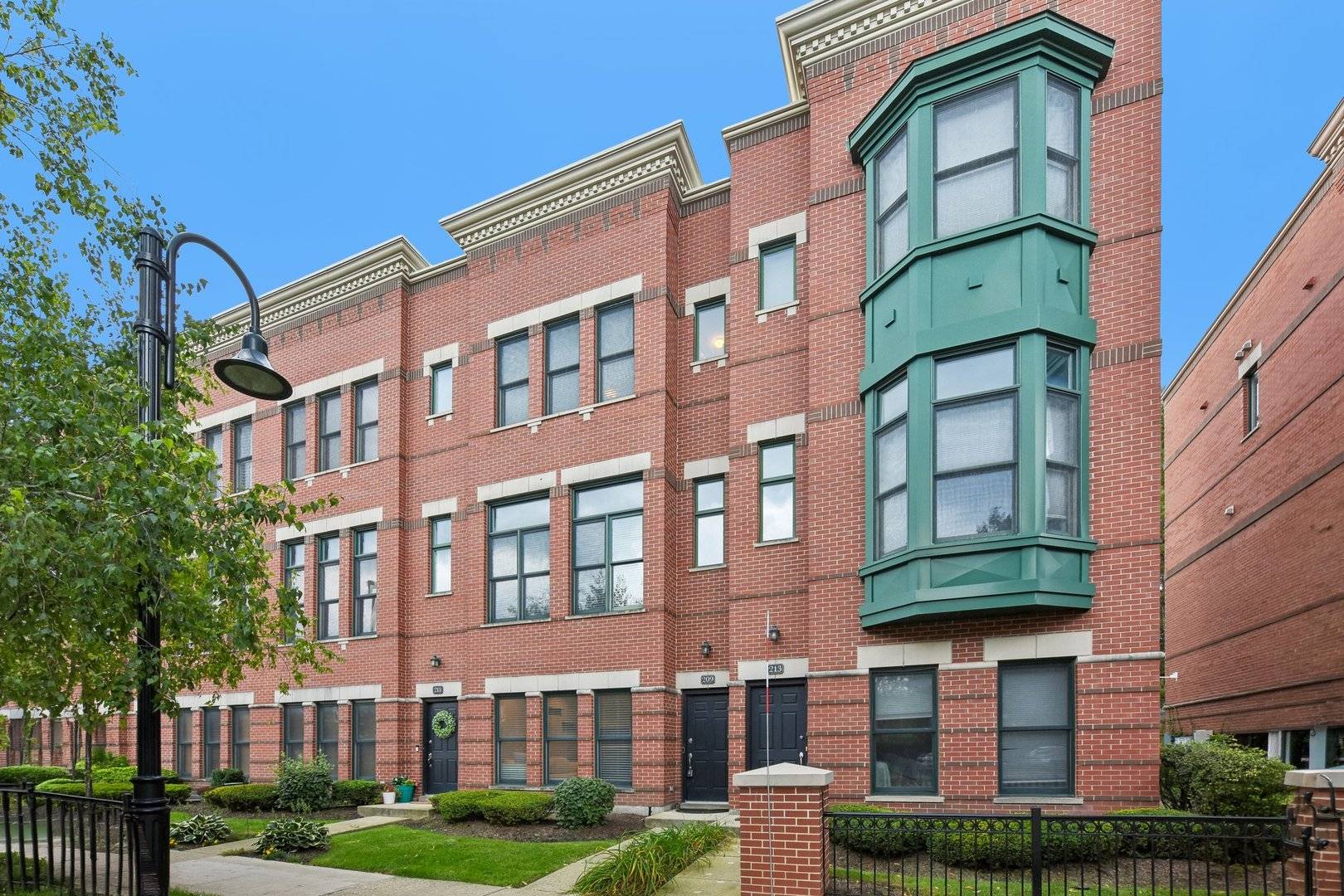 209 W Wood ST, Palatine, IL 60067