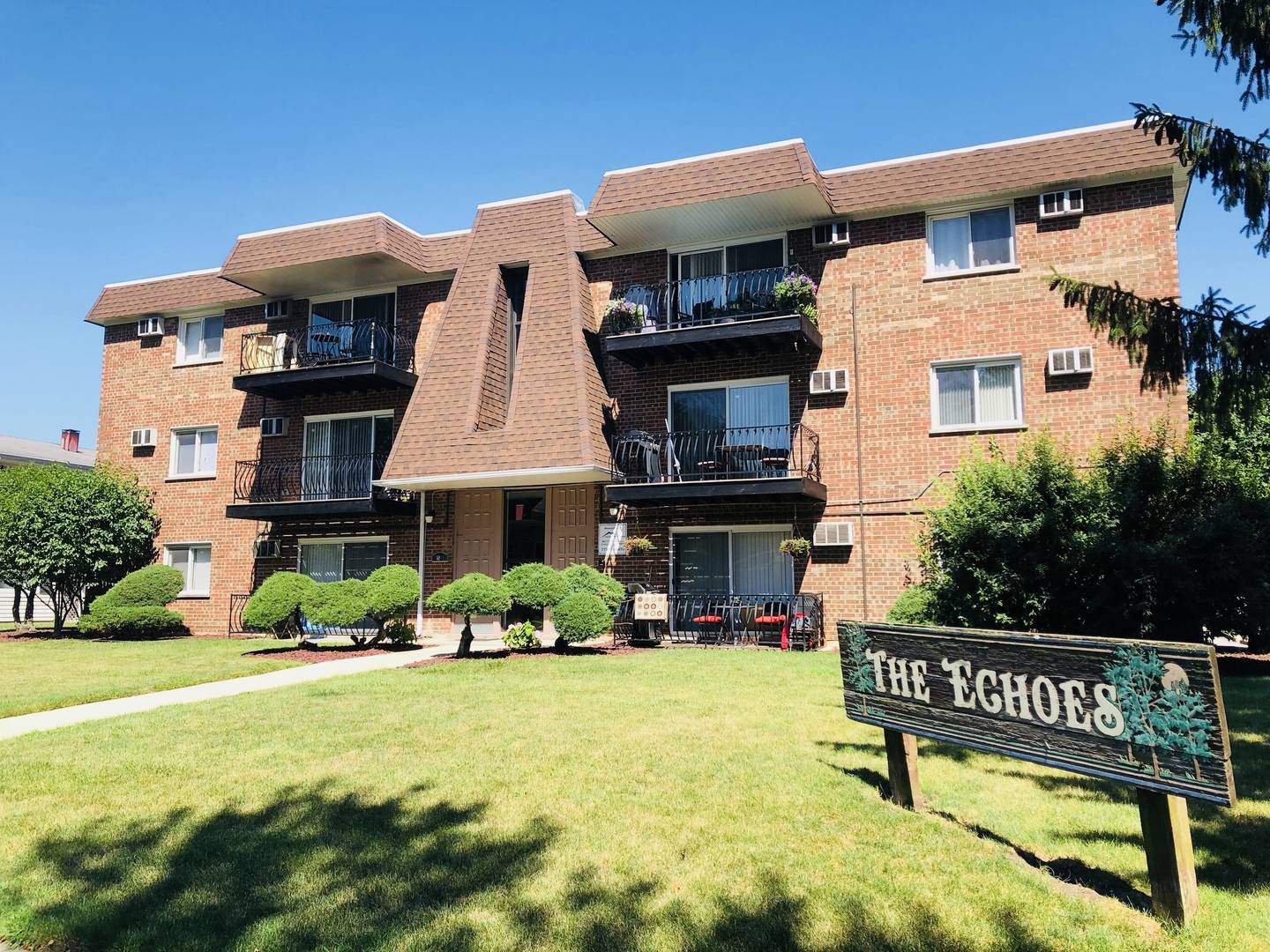 10S453 Echo LN #5, Willowbrook, IL 60527