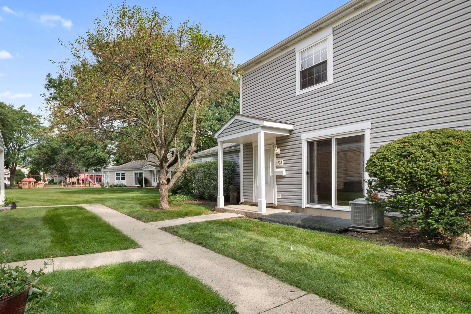 1229 Nova CT #1229, Wheeling, IL 60090