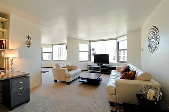 535 N Michigan AVE #3216, Chicago, IL 60611