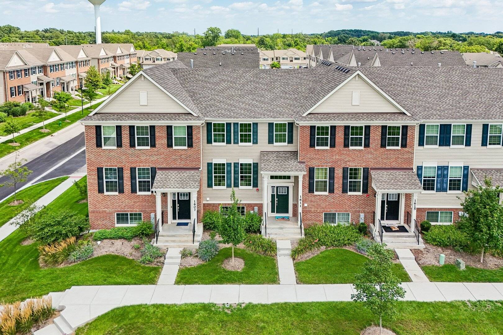 1611 Bentz WAY, Batavia, IL 60510