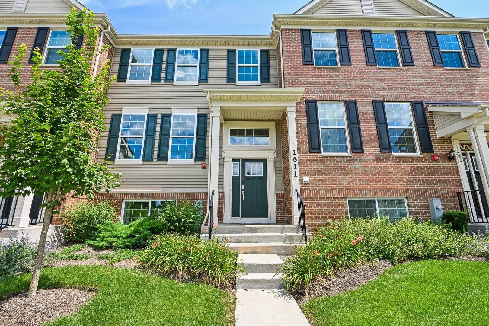 1611 Bentz WAY, Batavia, IL 60510