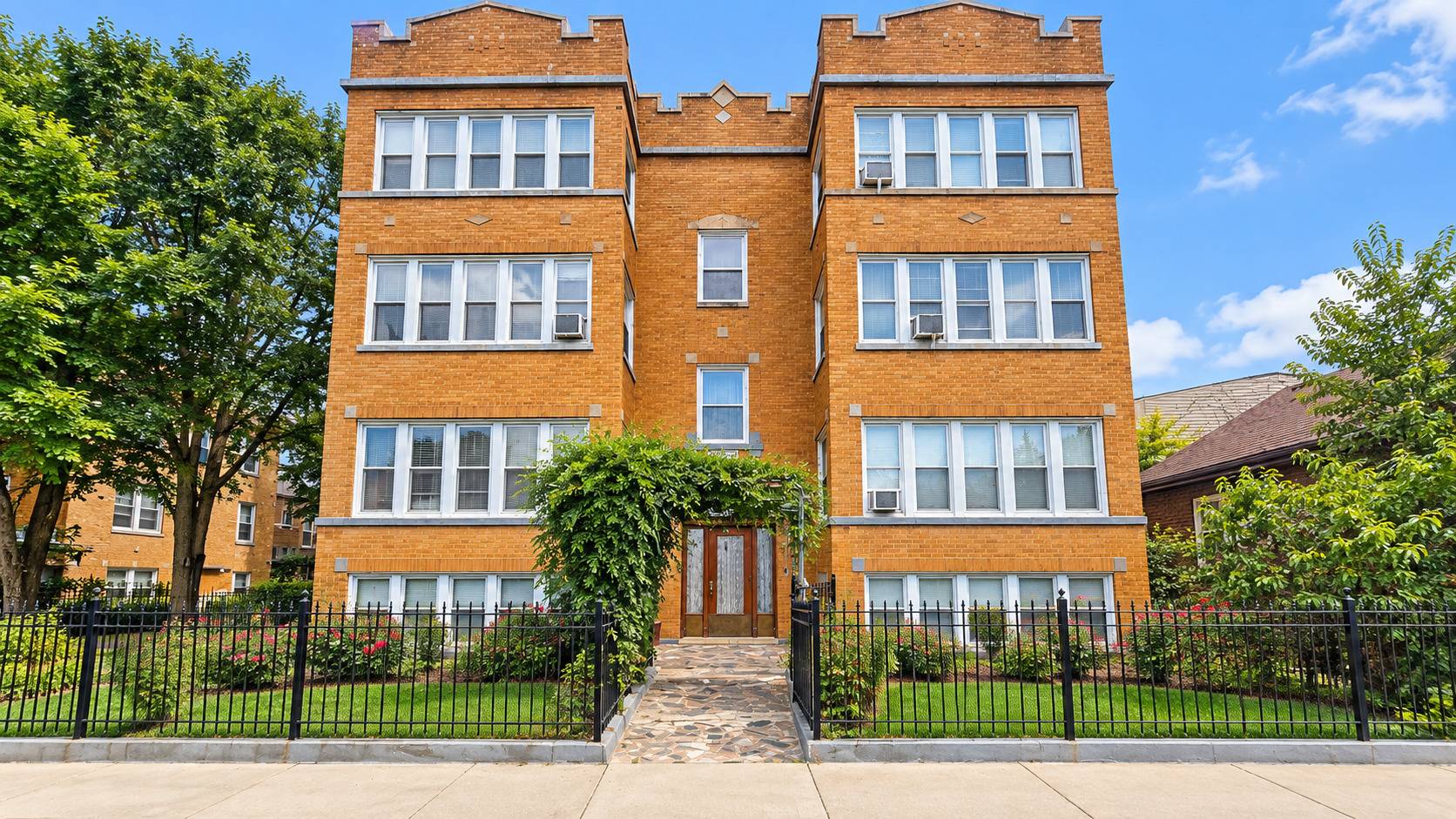 4646 W Addison ST #3W, Chicago, IL 60641