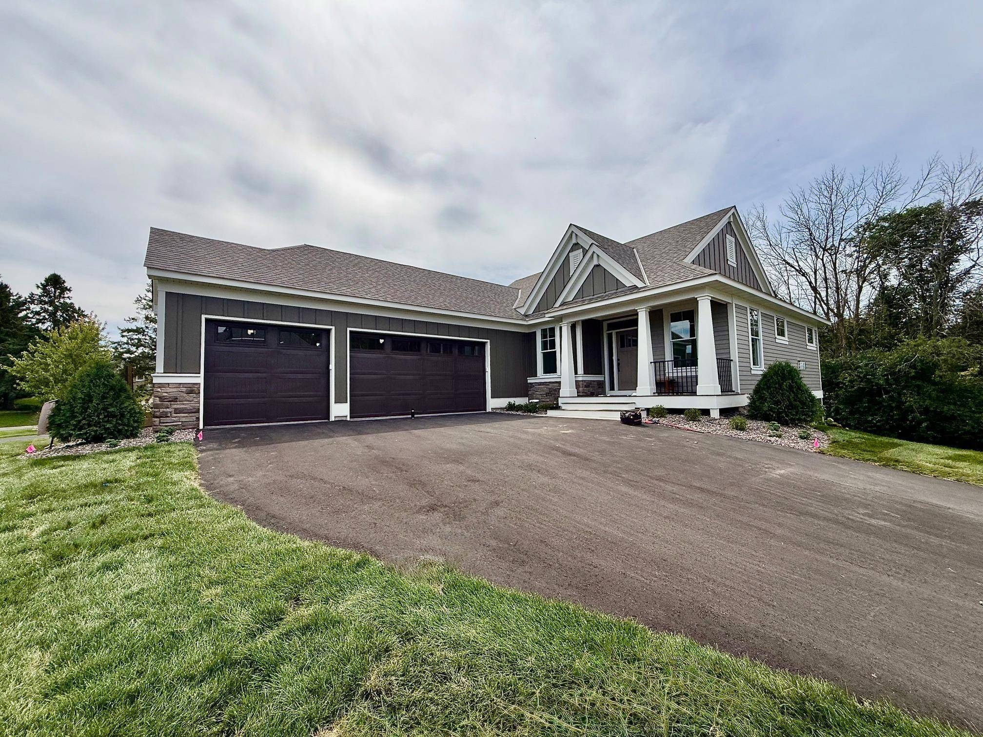 4636 Fable RD N, Hugo, MN 55038