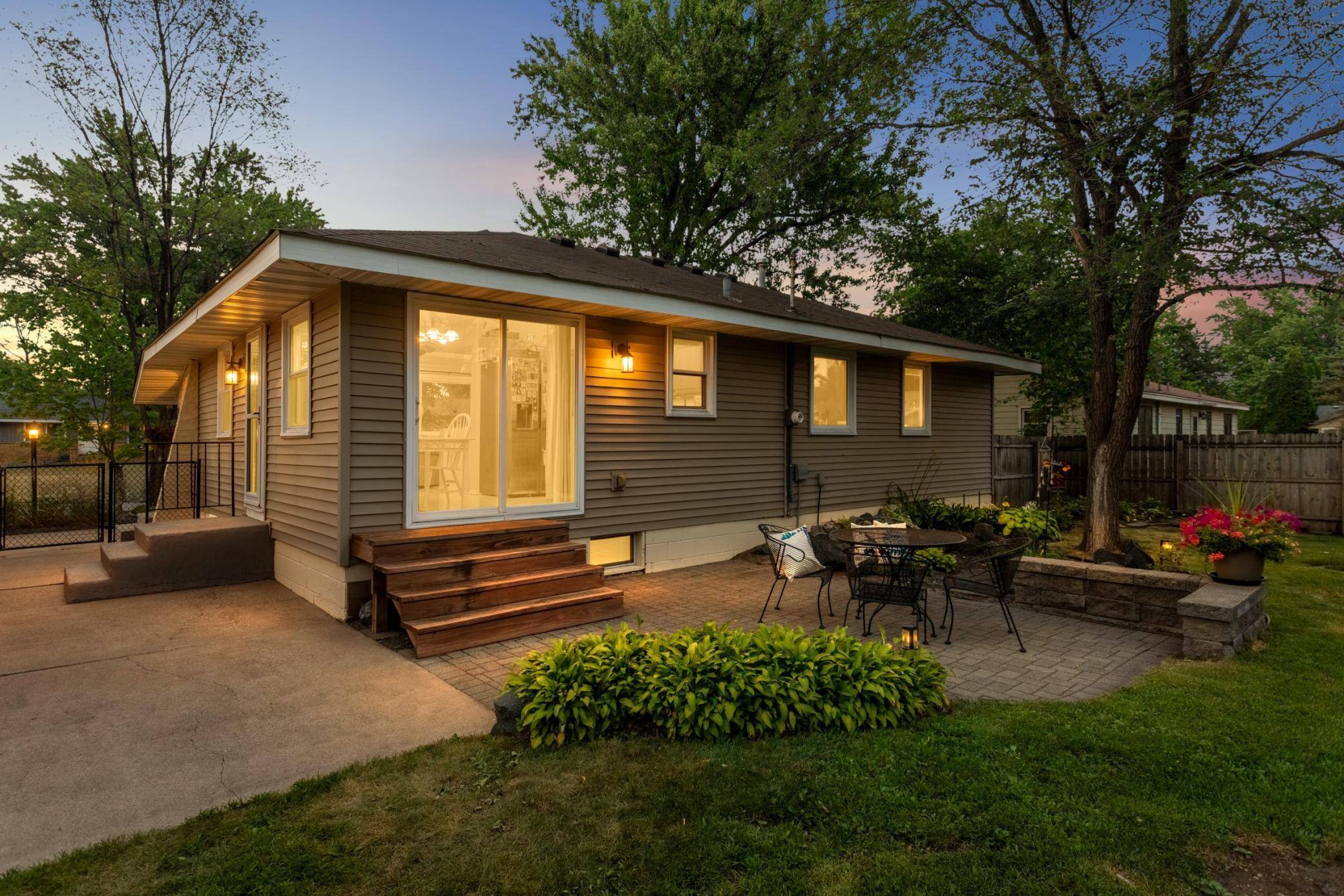 725 82nd AVE N, Brooklyn Park, MN 55444