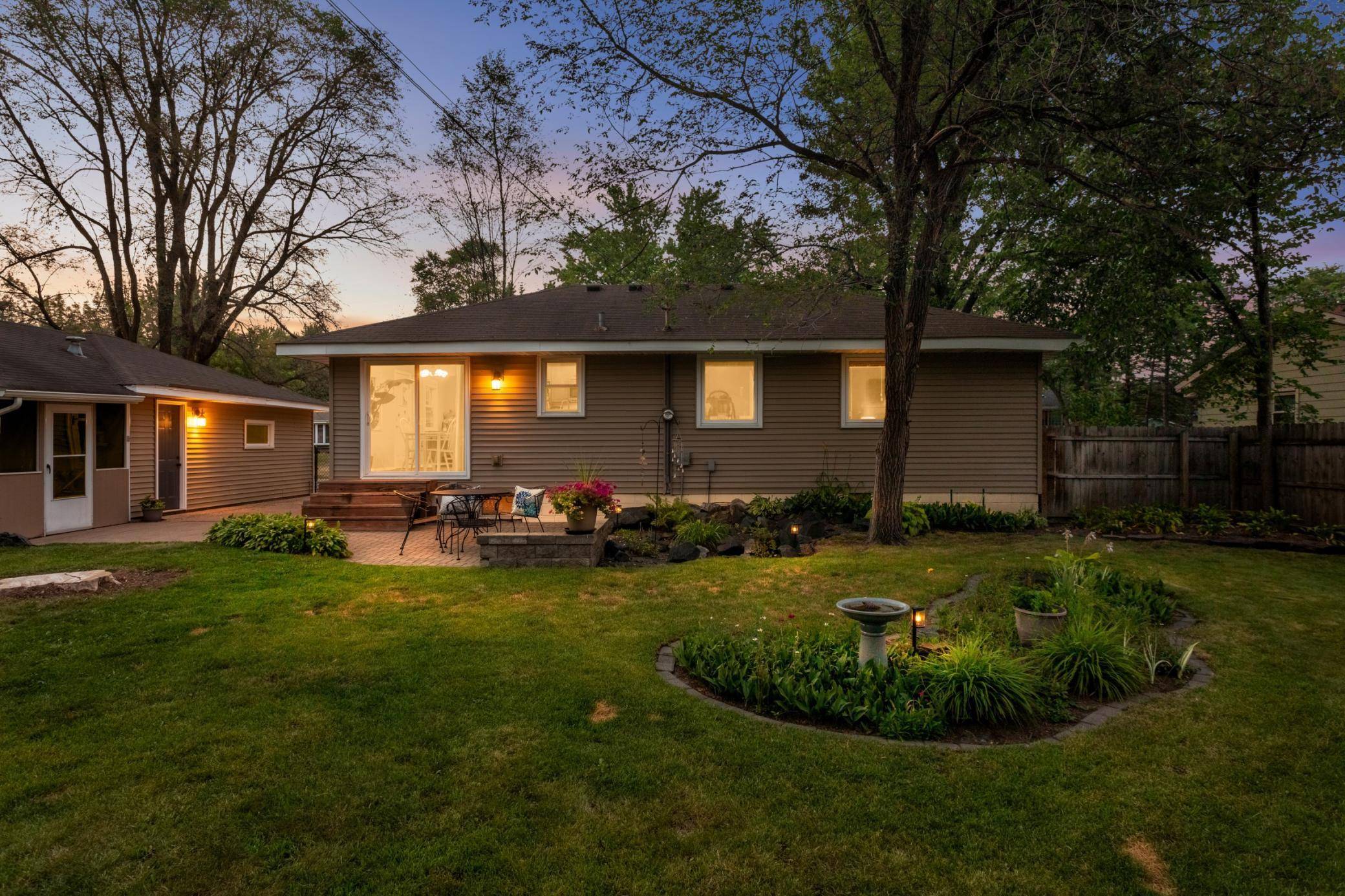 725 82nd AVE N, Brooklyn Park, MN 55444
